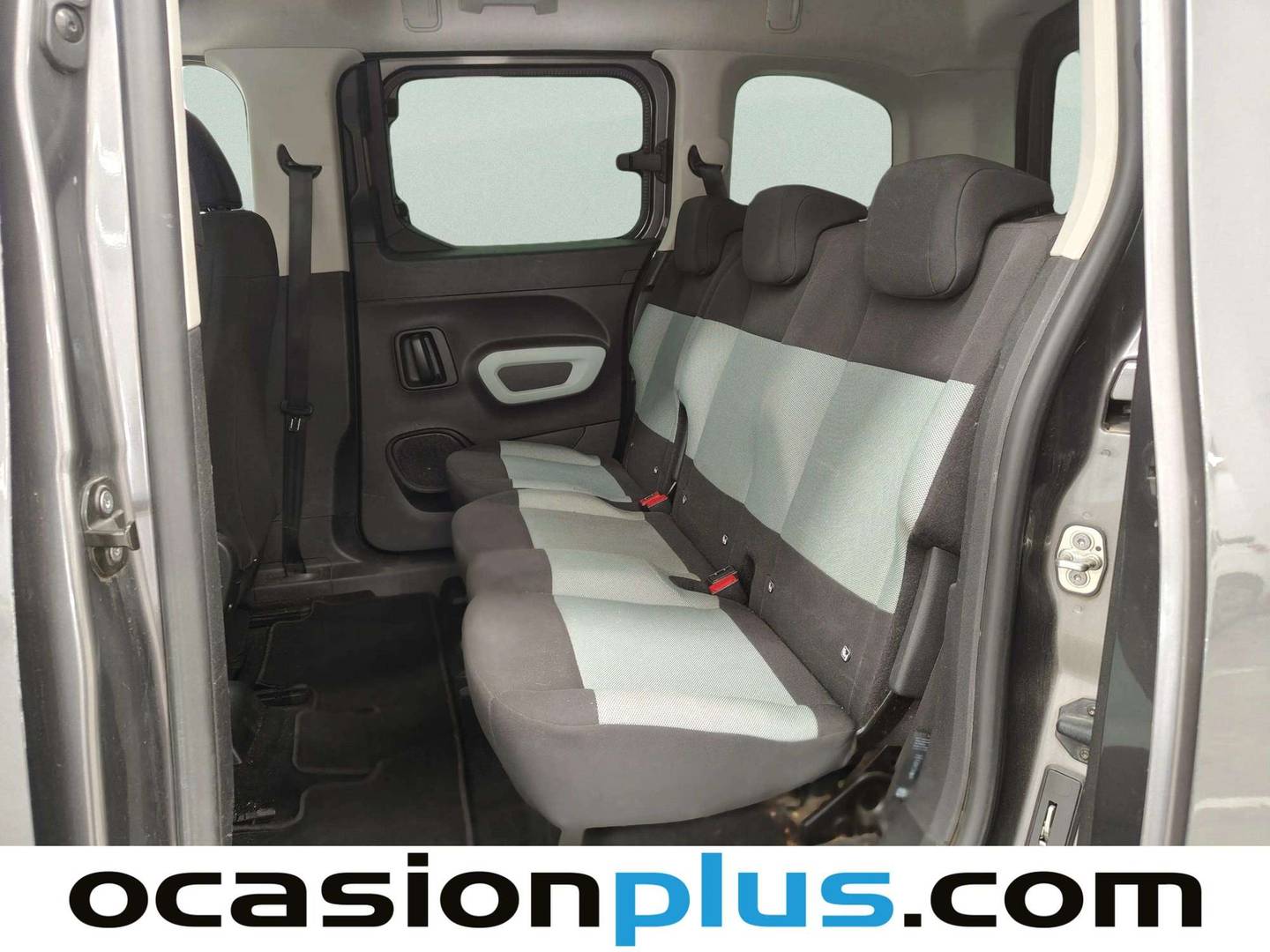 Foto asientos traseros Citroën Berlingo Citroën Berlingo Combi BlueHDi 100 S&S Talla M 100 Años (102 CV)