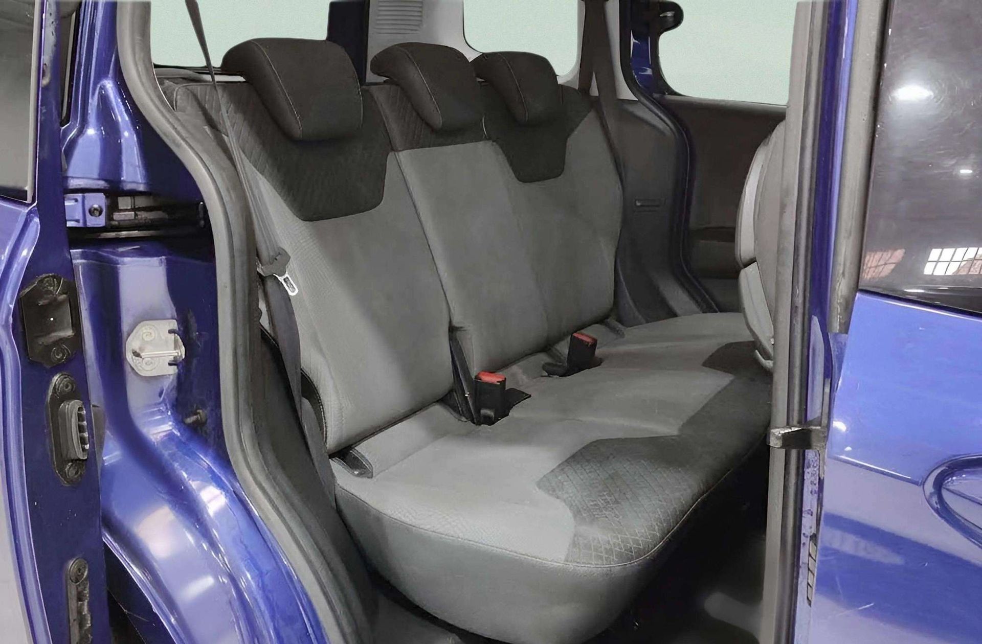Ford Tourneo Courier 1.0 EcoBoost Titanium - foto 16