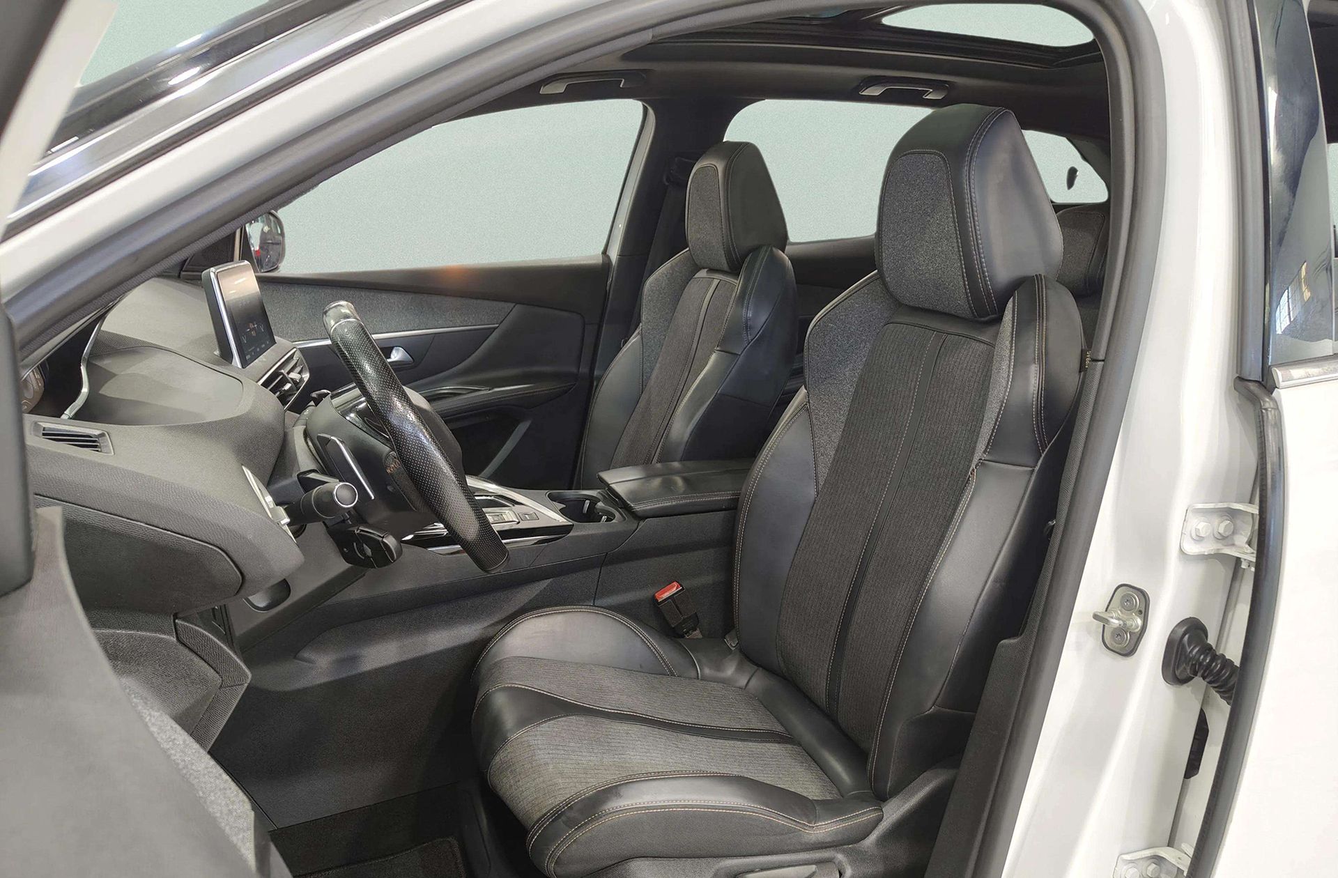 Peugeot 3008 BlueHDi 180 GT Line EAT8 - foto 12