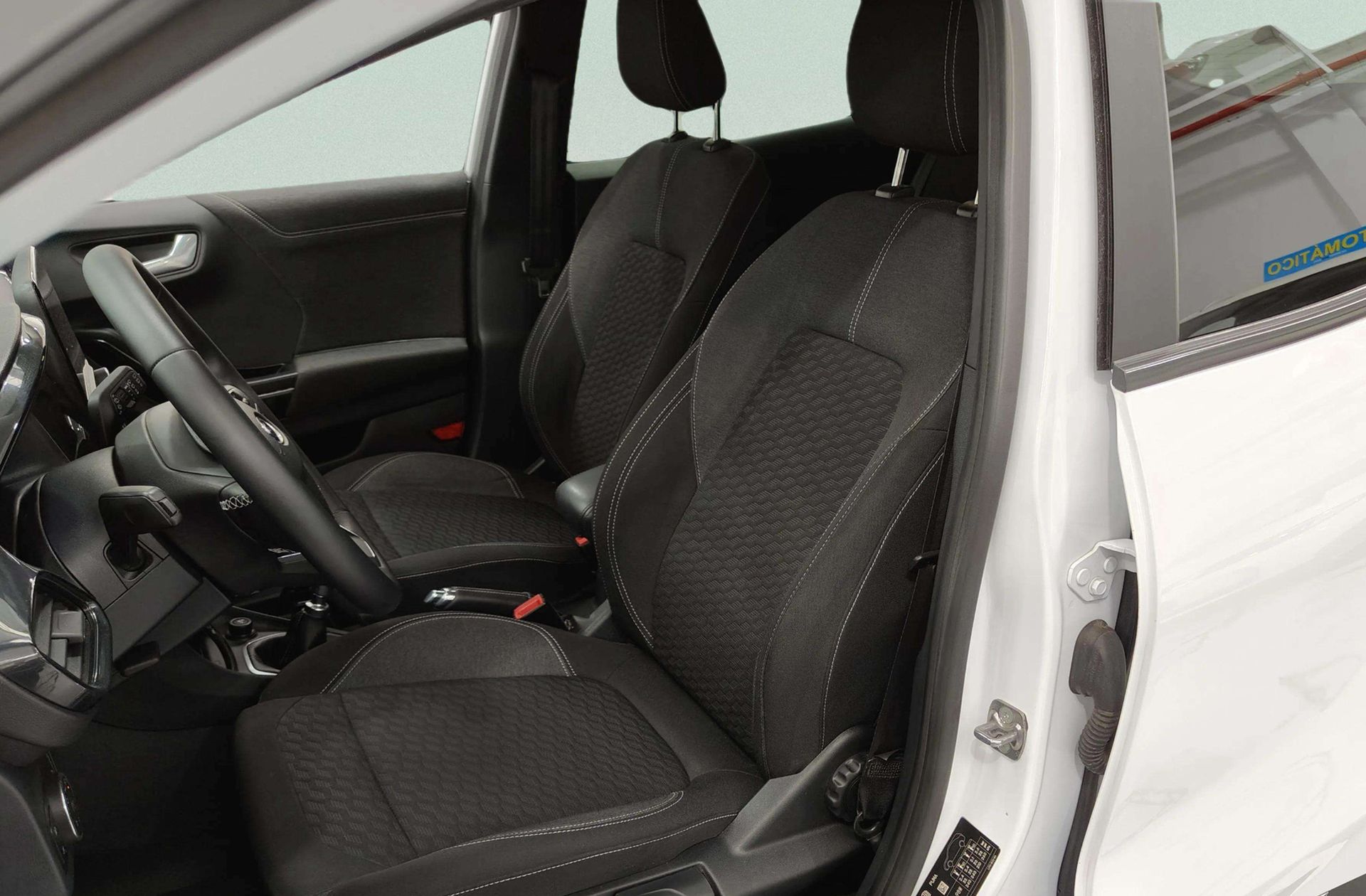 Ford Puma 1.0 EcoBoost MHEV Titanium Design - foto 13