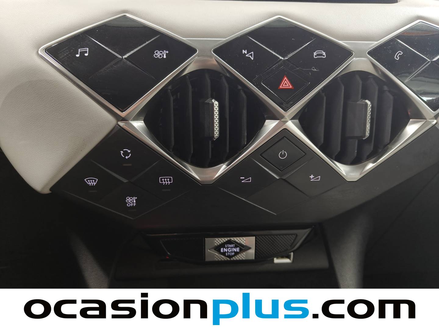 Foto DS DS 3 Crossback DS DS3 Crossback BlueHDi 110 So Chic  (110 CV)