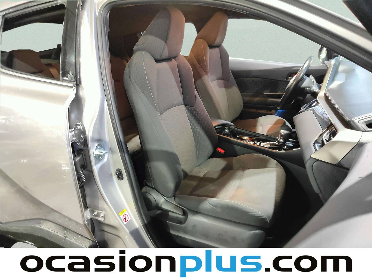 Foto Toyota C-HR Toyota C-HR 1.8 125H Advance (122 CV)