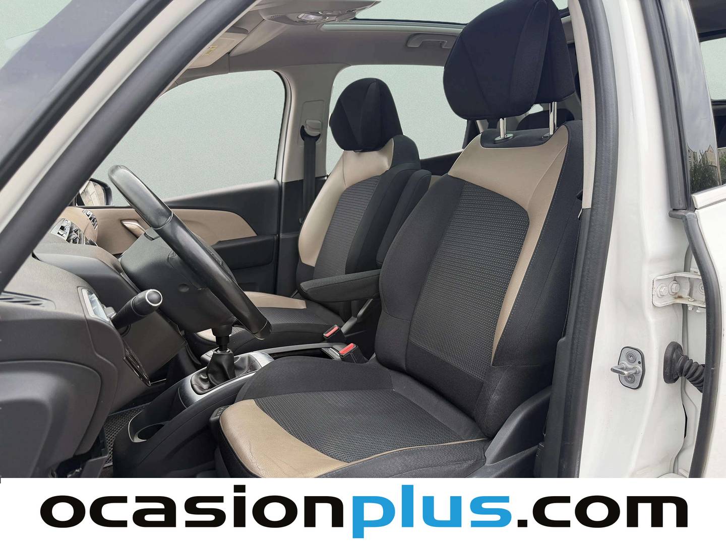 Foto asientos delanteros Citroën C4 Picasso Citroën C4 Picasso BlueHDi 150 Exclusive (150 CV)