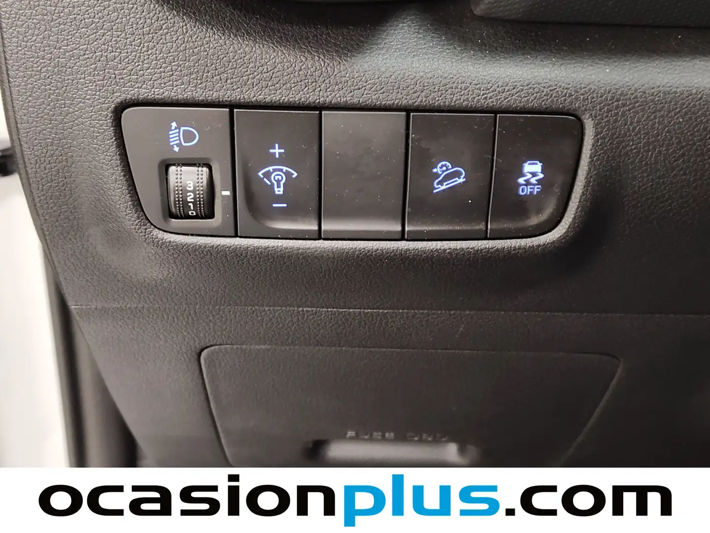 Foto Hyundai Kona Hyundai Kona 1.0 TGDi Maxx 4x2 DCT (120 CV)