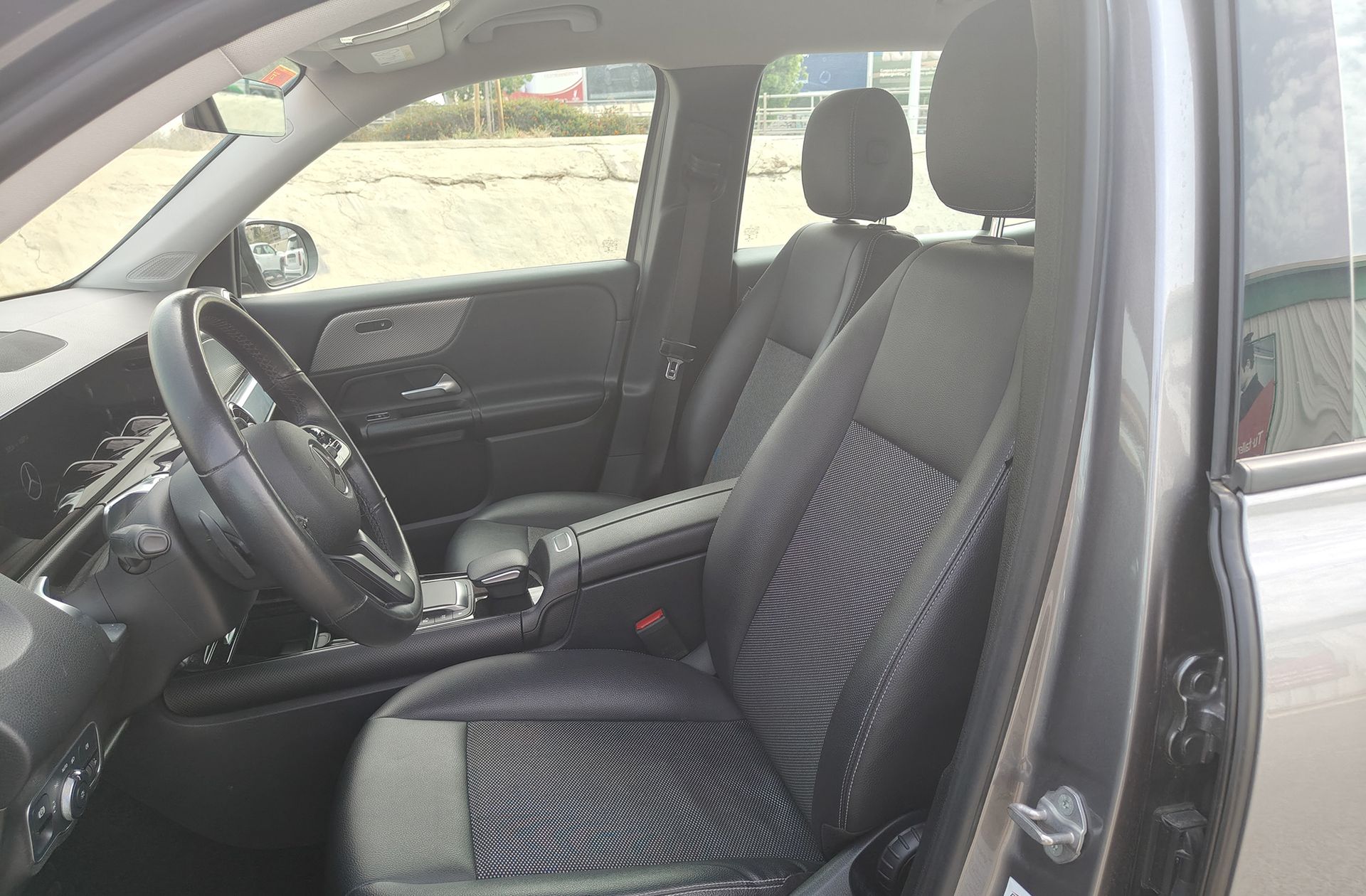 Mercedes-Benz GLB 180 - foto 12