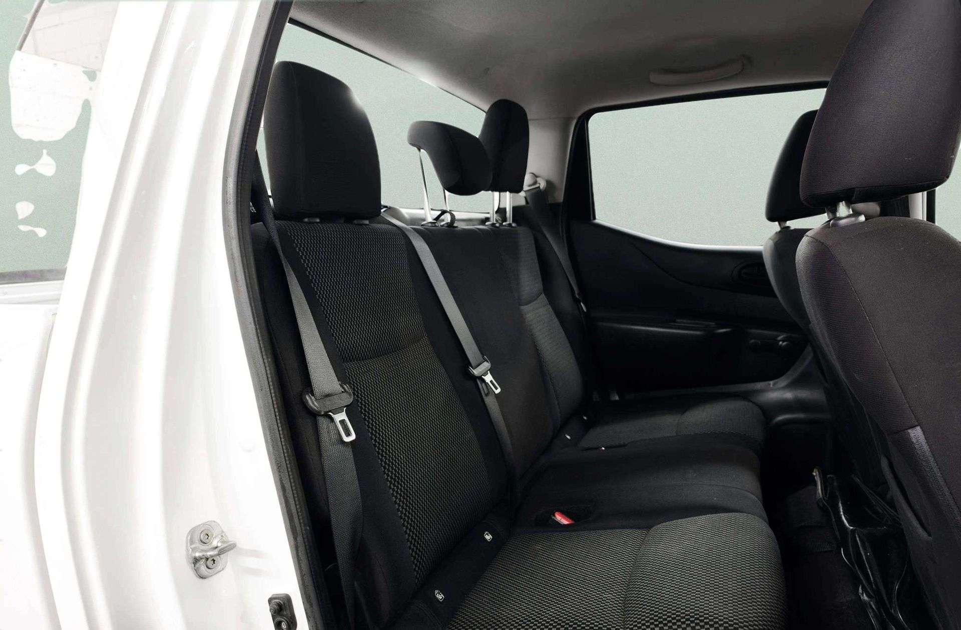 Nissan Navara PickUp 2.3 dCi Doble Cabina Visia BDif - foto 16