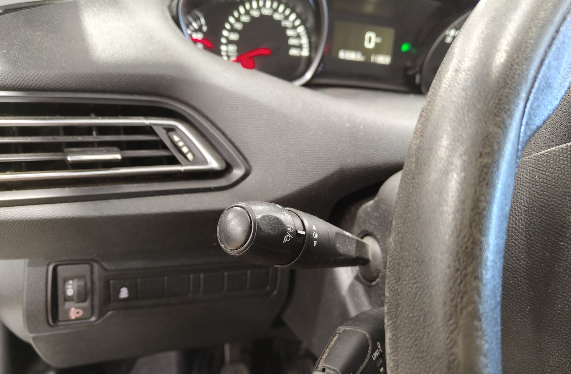 Peugeot 308 1.6 HDi FAP Access - foto 20