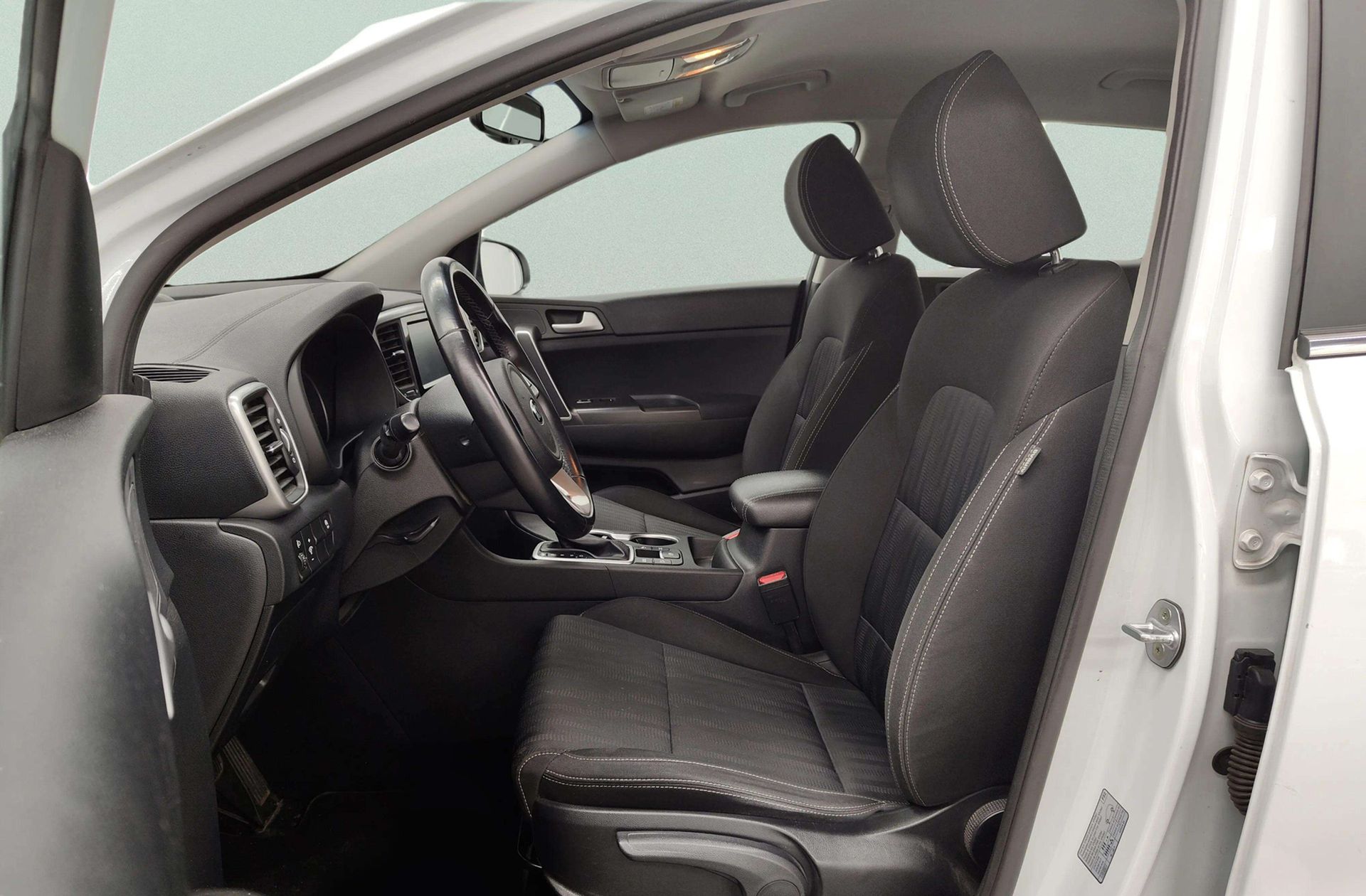 Kia Sportage 1.6 CRDi Business 4x2 DCT - foto 11
