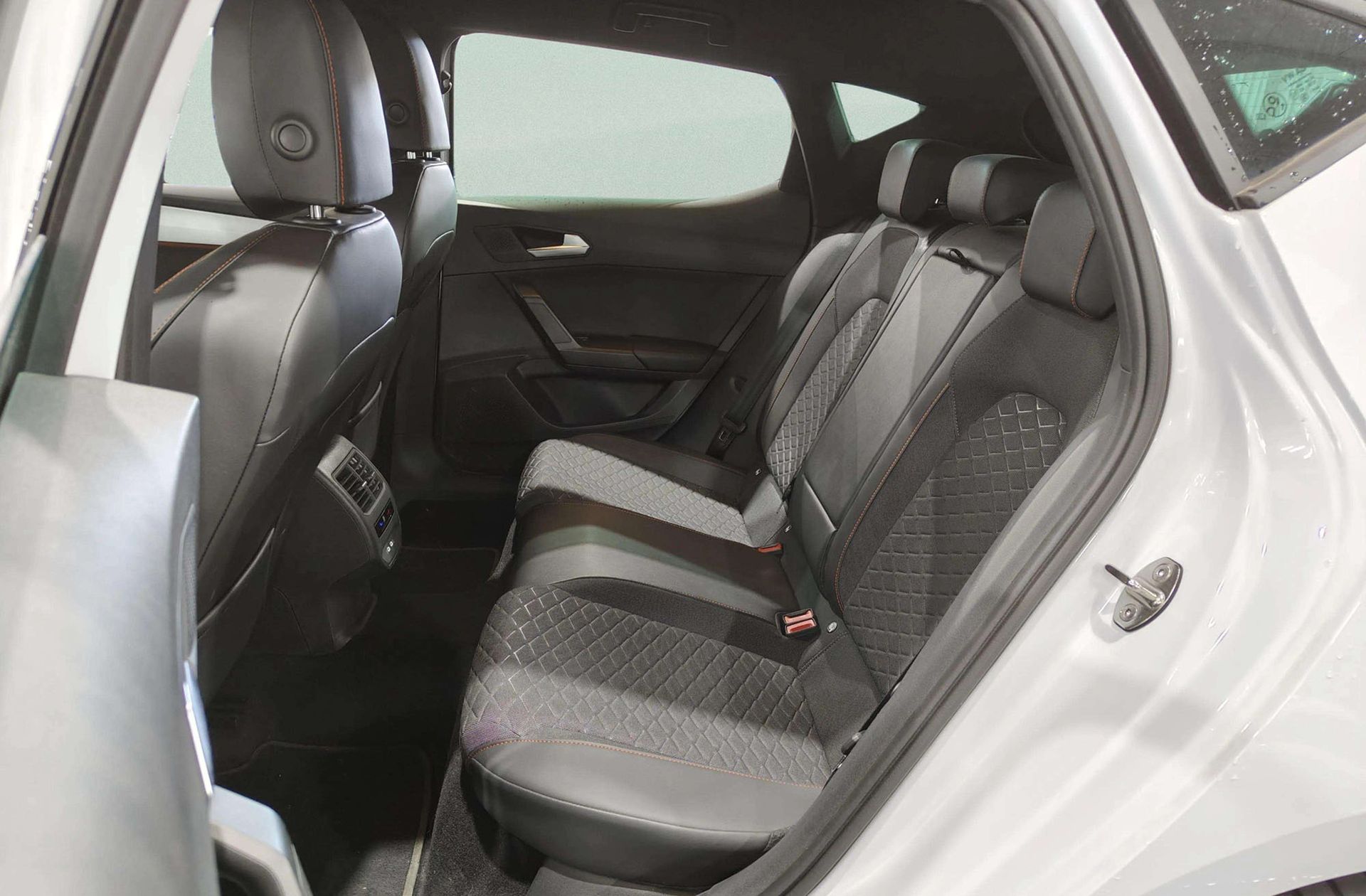 SEAT León 1.0 eTSI FR 25 Aniversario DSG - foto 12