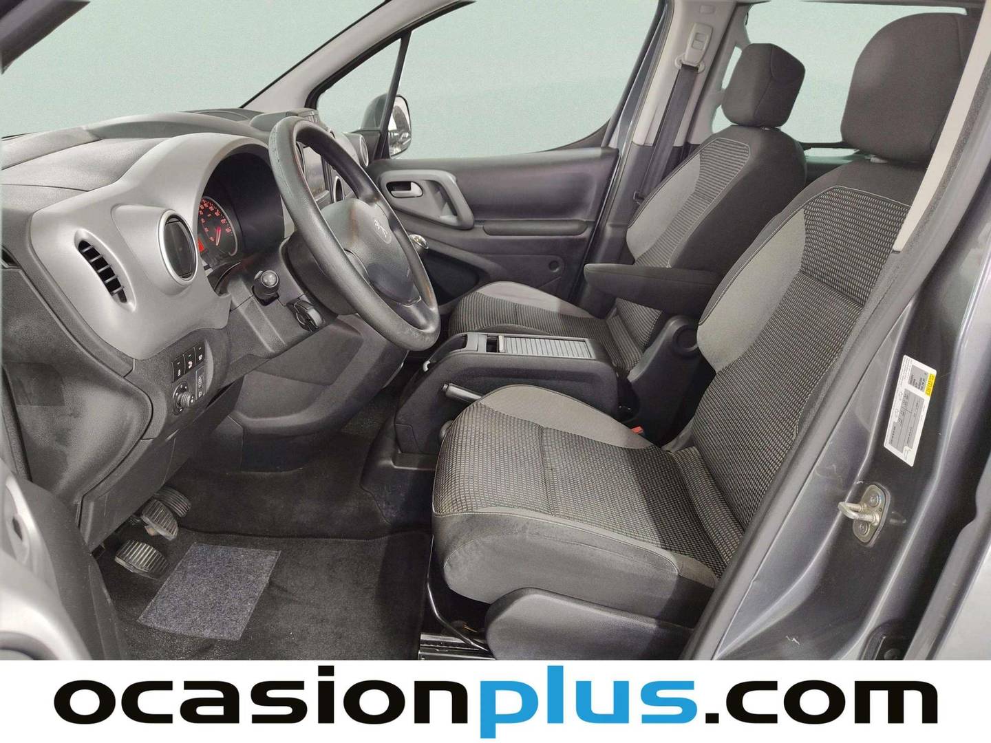 Foto asientos delanteros Peugeot Partner Peugeot Partner Tepee Combi 1.2 PureTech Outdoor (110 CV)