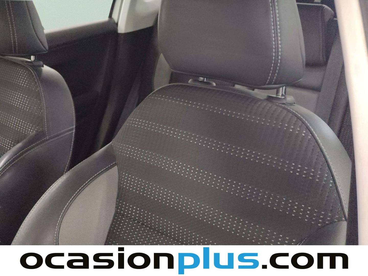 Acabados Peugeot 2008 Peugeot 2008 BlueHDi 100 Allure (100 CV)