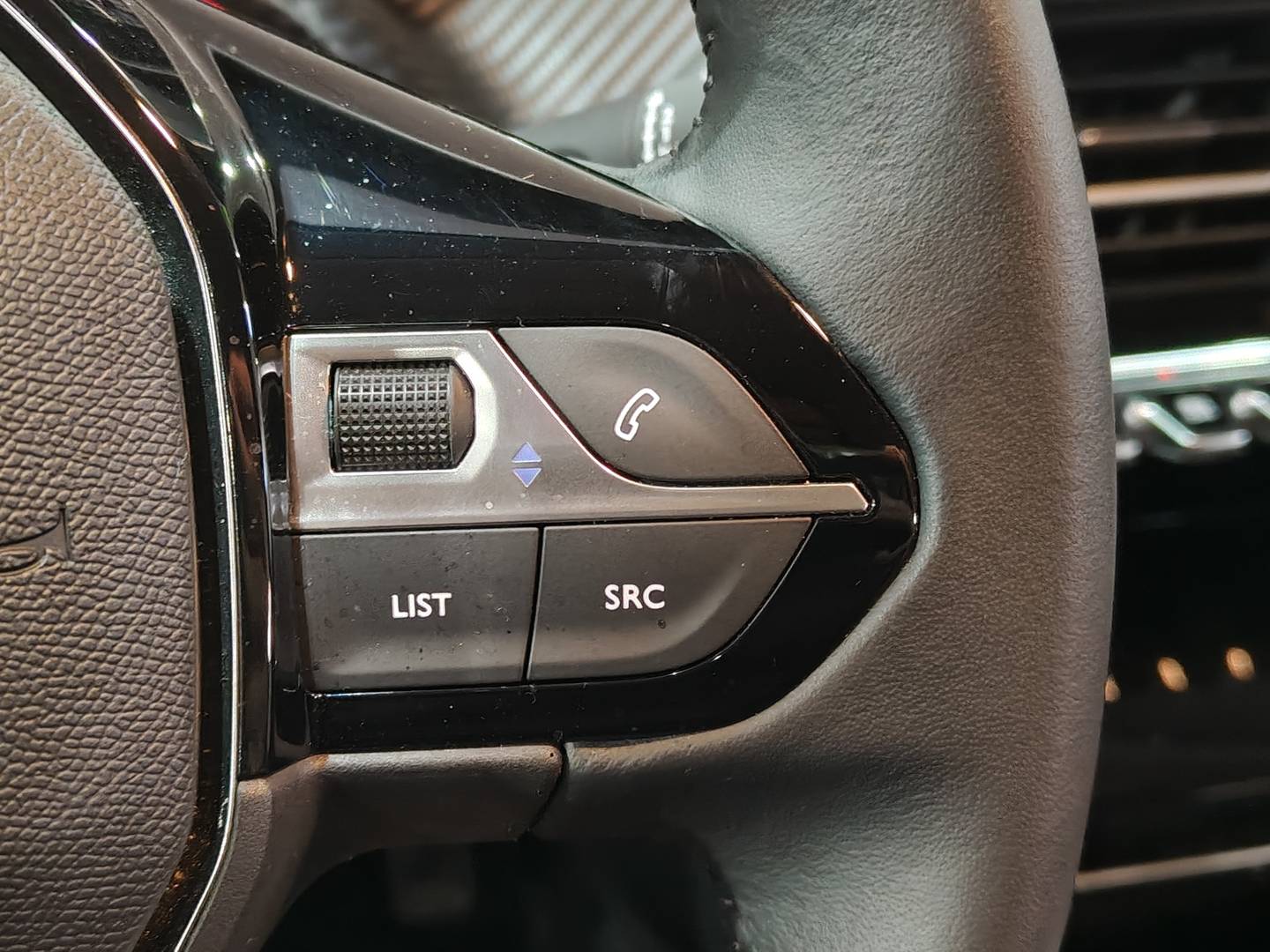 Foto Peugeot 208 Peugeot 208 PureTech 100 Allure  (100 CV)