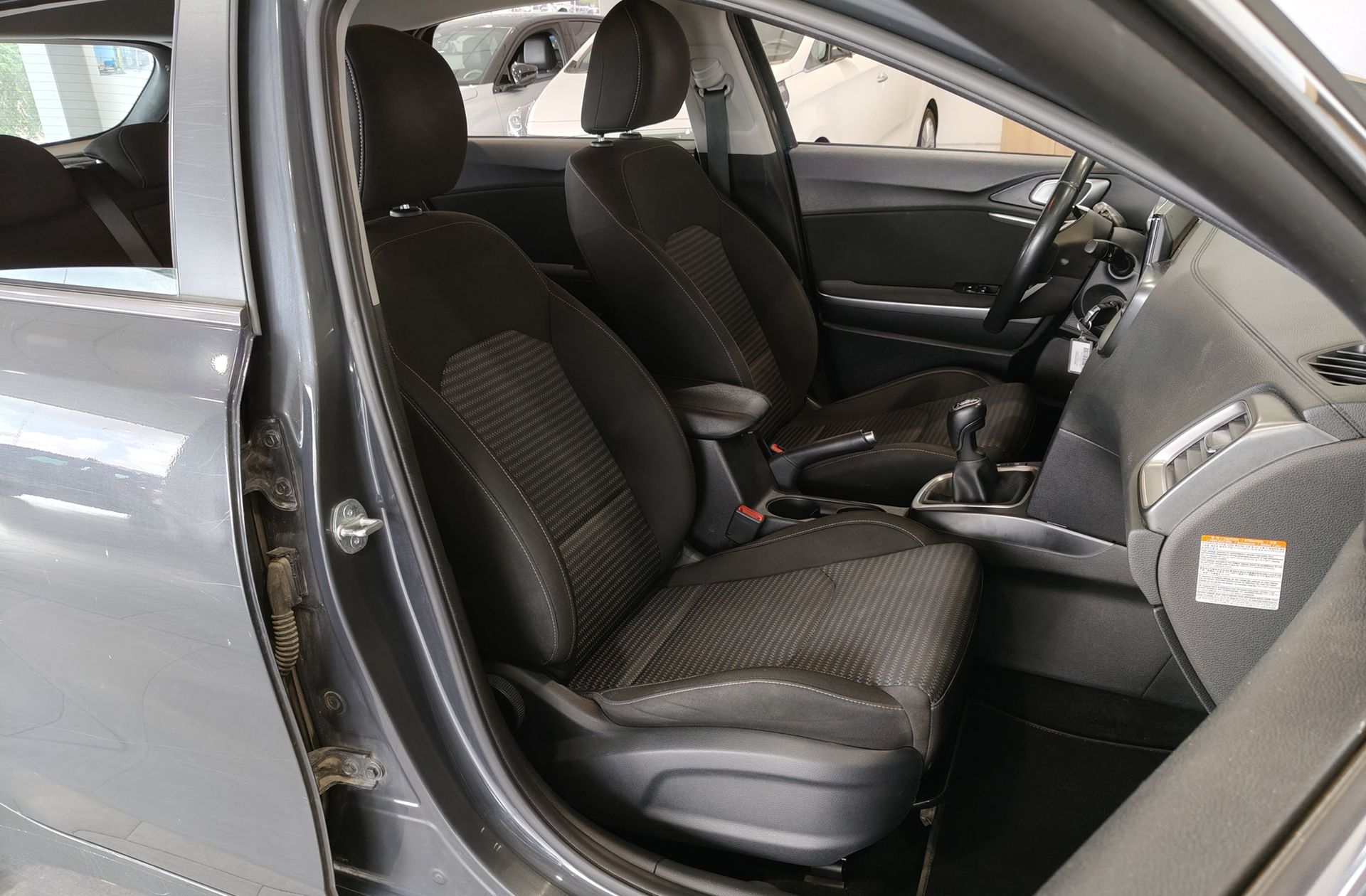 Kia Ceed 1.6 MHEV iMT Drive - foto 16