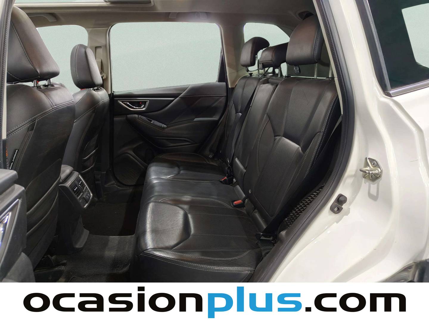 Foto asientos traseros Subaru Forester Subaru Forester 2.0i Hybrid Executive Plus CVT (150 CV)