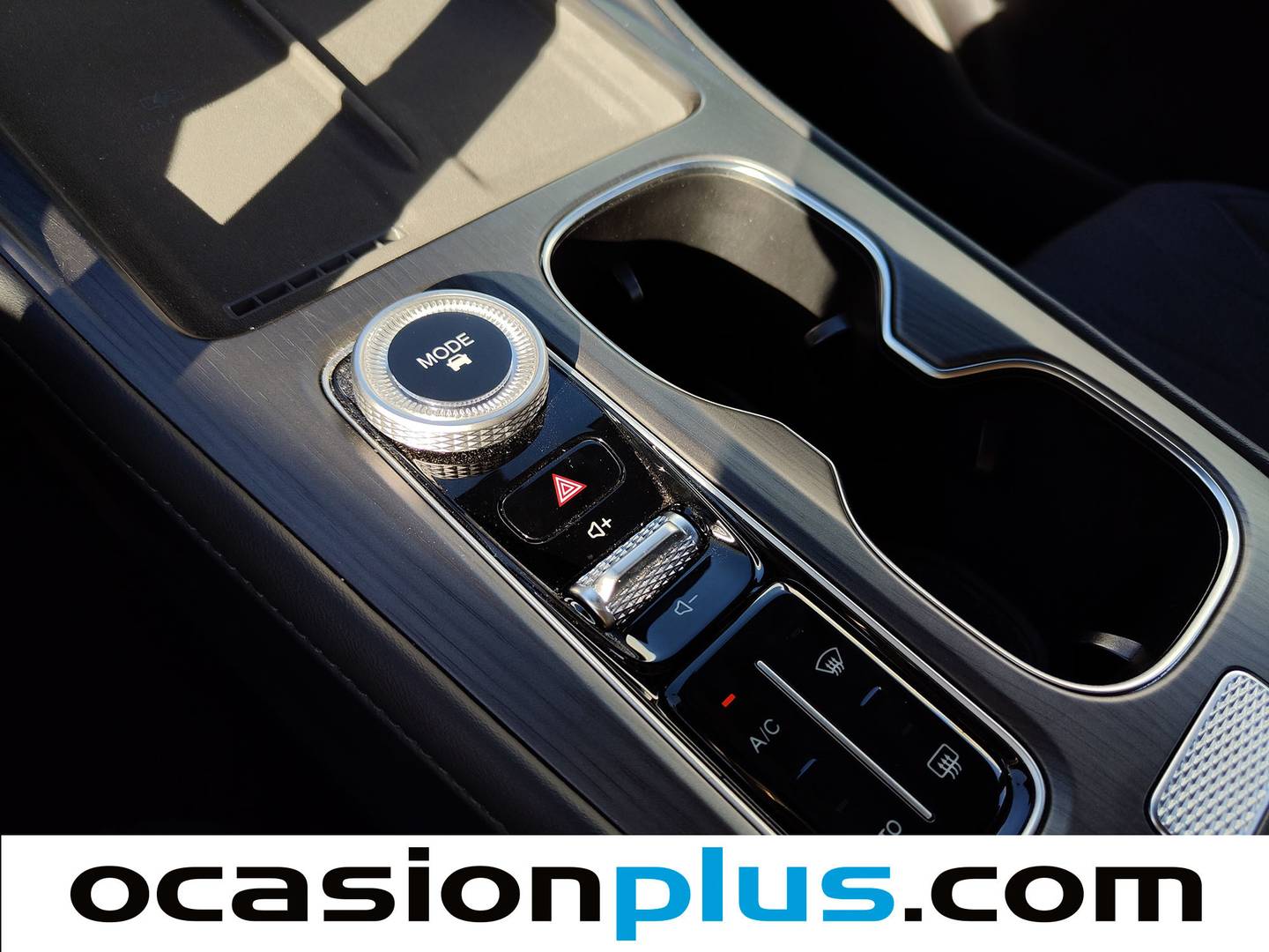 Acabados EBRO S800 EBRO S800 1.6 TGDI Premium DCT (147 CV) 7 Plazas