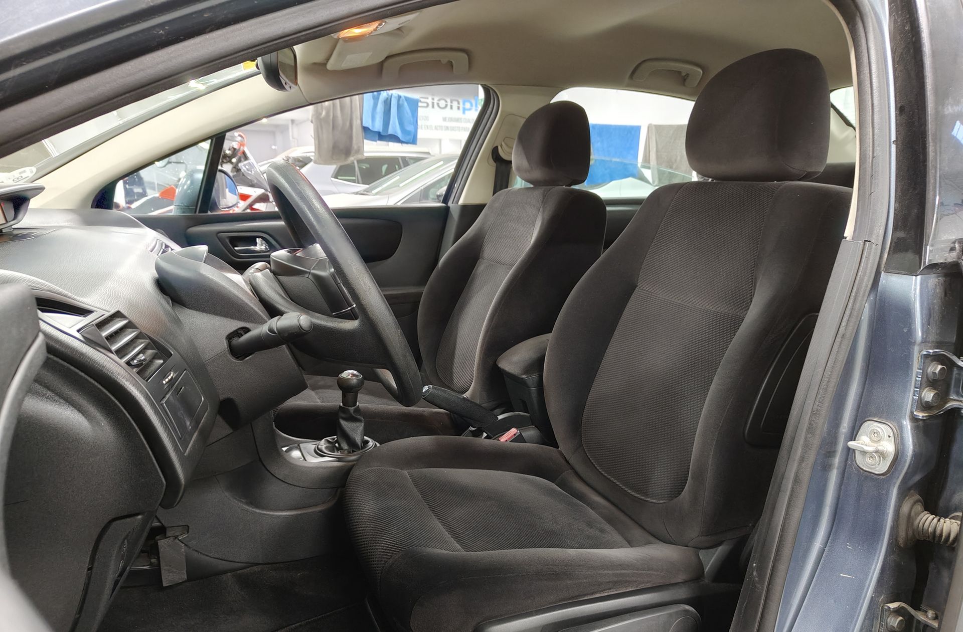 Citroën C4 1.6 HDi FP Sedán Collection - foto 8