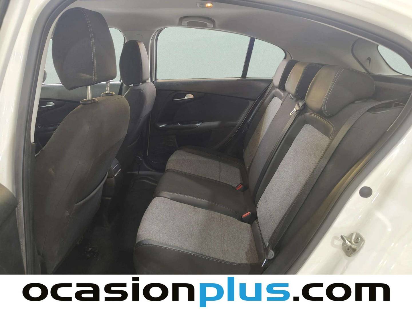 Foto asientos traseros Fiat Tipo Fiat Tipo 1.5 Hybrid Cross DCT (130 CV)