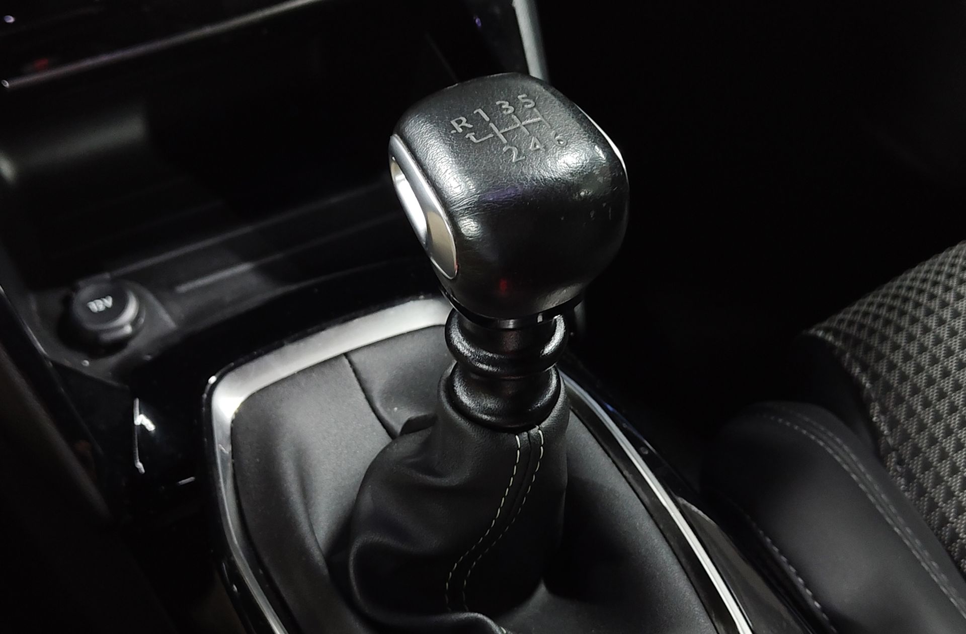 Peugeot 208 PureTech 100 GT Line - foto 6