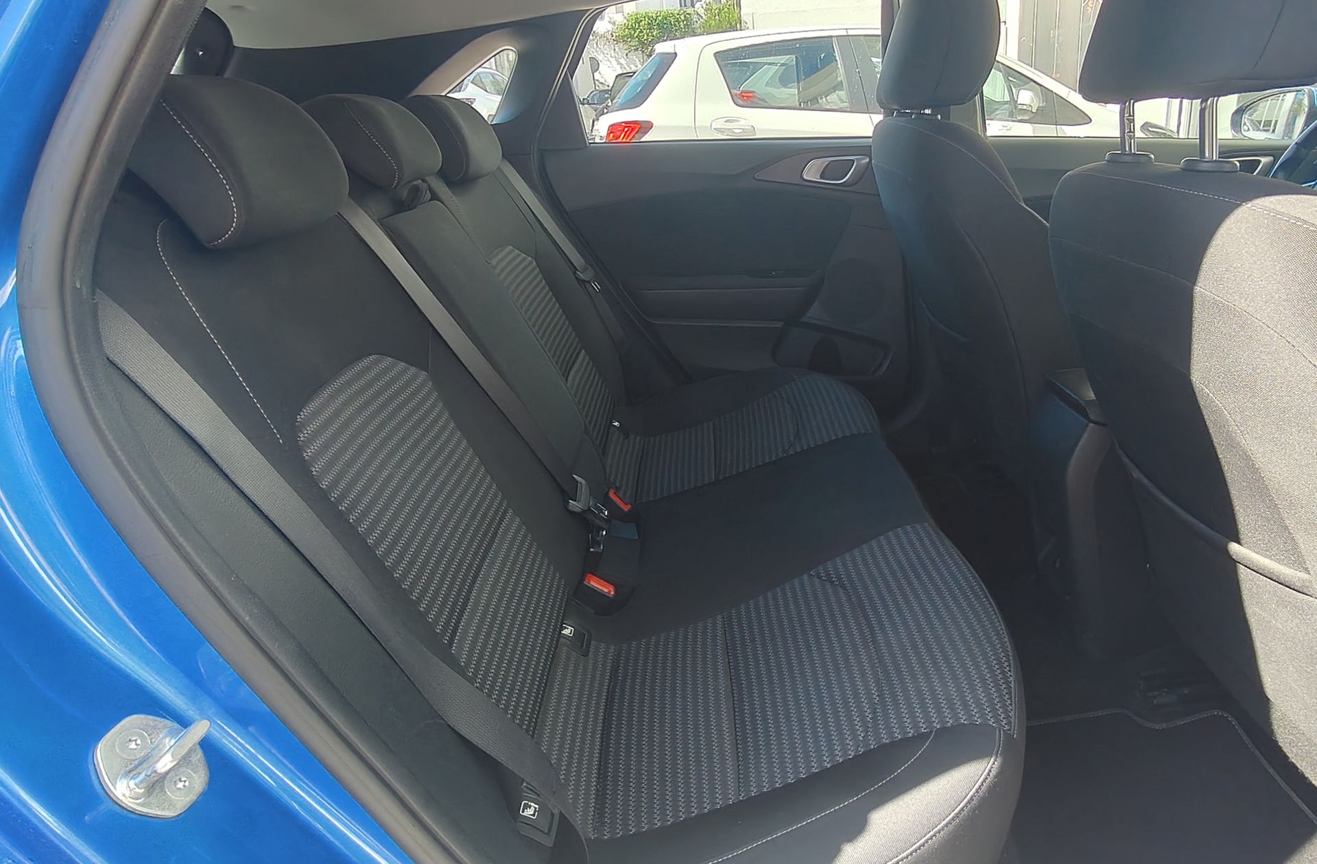 Kia Ceed 1.6 MHEV iMT Drive - foto 17