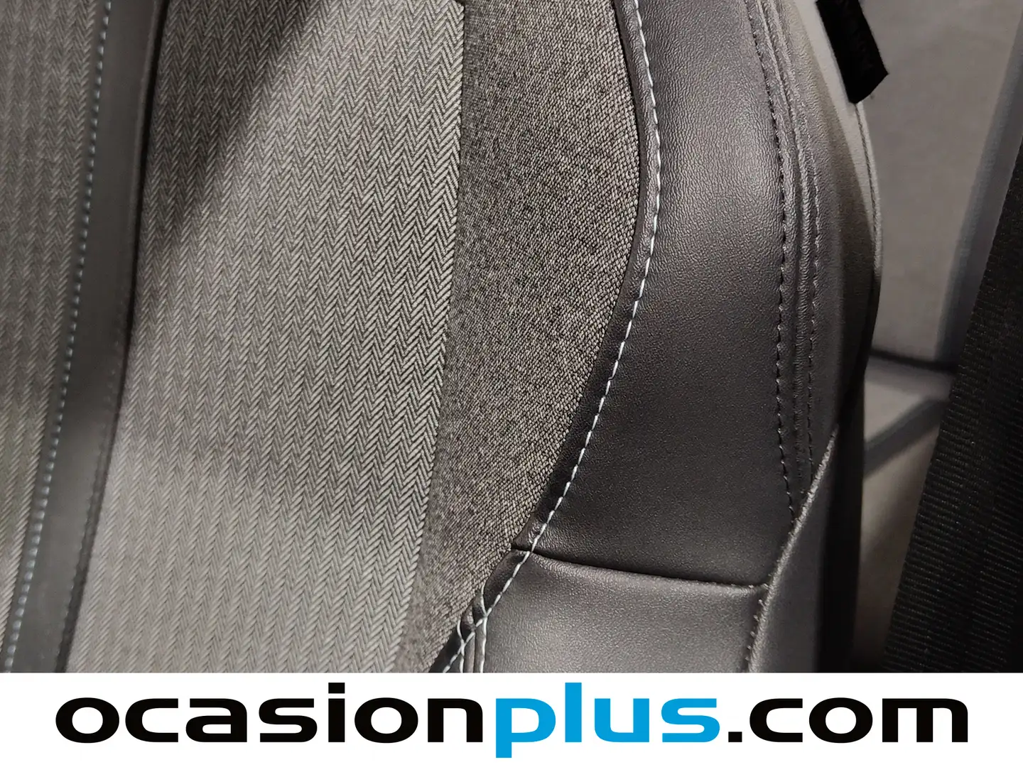 Foto Peugeot 5008 Peugeot 5008 PureTech 130 S&S Allure Pack EAT8  (130 CV) 7 Plazas