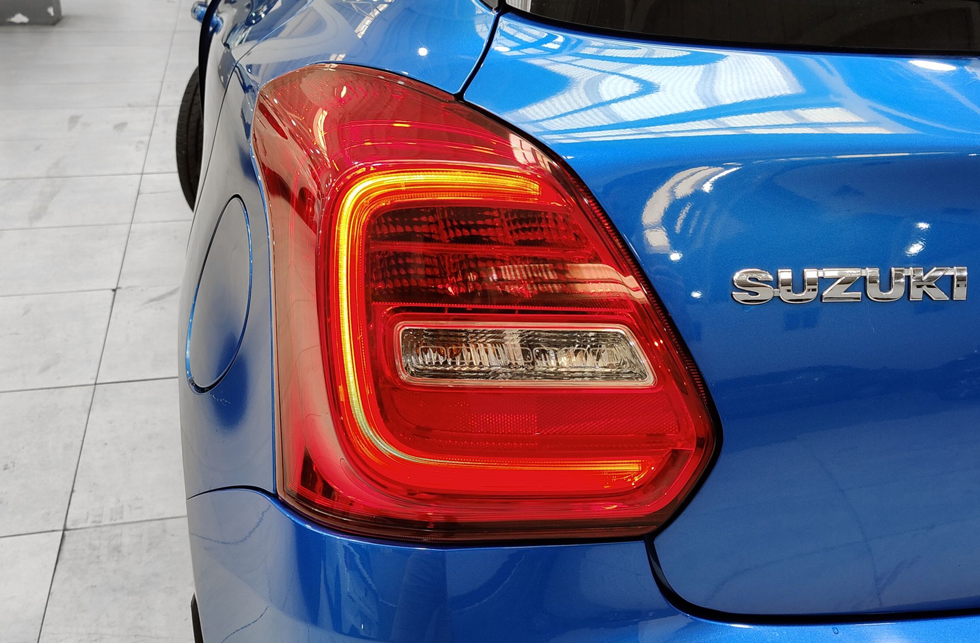 Suzuki Swift 1.2 GLX Mild Hybrid - foto 18