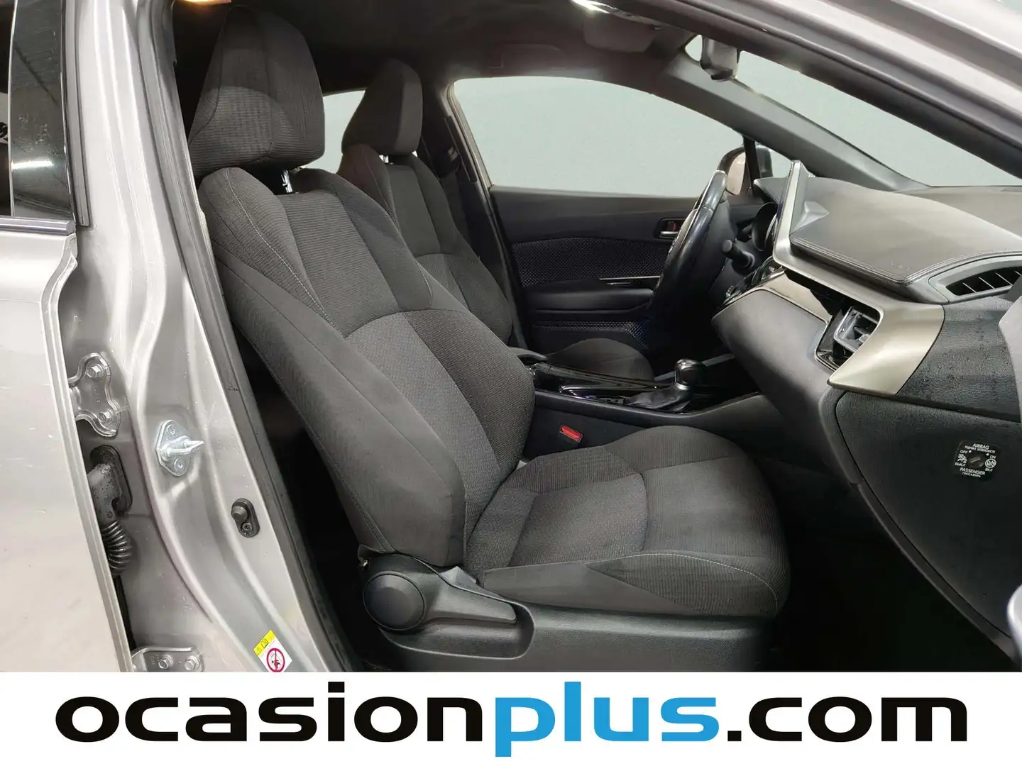 Foto Toyota C-HR Toyota C-HR 1.8 125H Advance (122 CV)