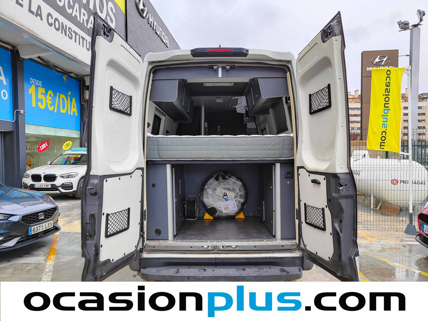 Foto asientos traseros Iveco Daily Iveco Daily 2.3 TD 35S 16 3520/H2 (156 CV) Camperizada