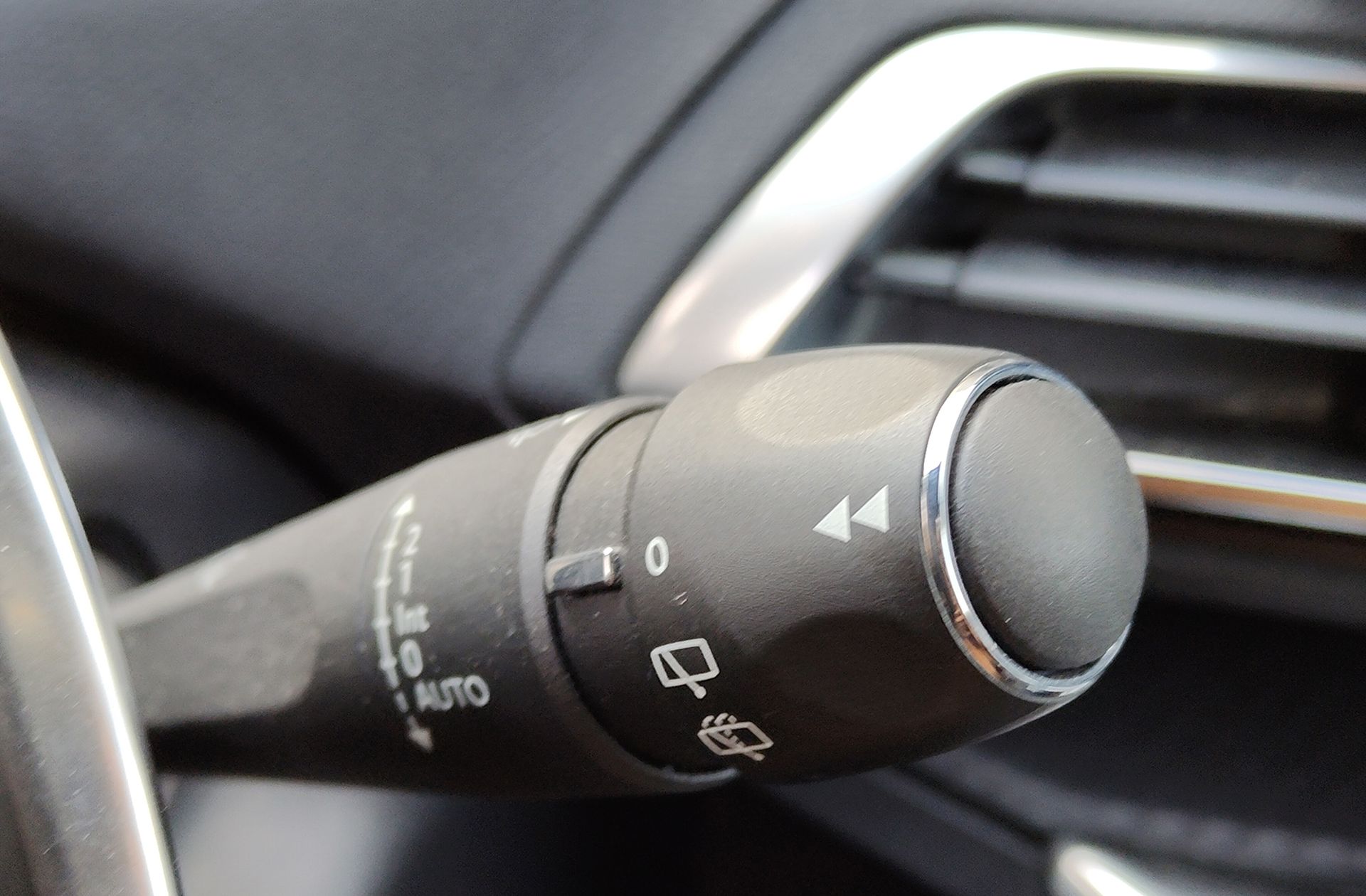 Peugeot 5008 1.2 Allure Pack eDCS6 7 plazas - foto 32