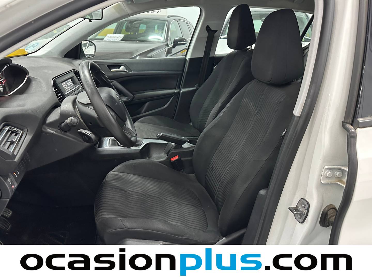 Foto asientos delanteros Peugeot 308 Peugeot 308 1.6 BlueHDI S&S Access (100 CV)