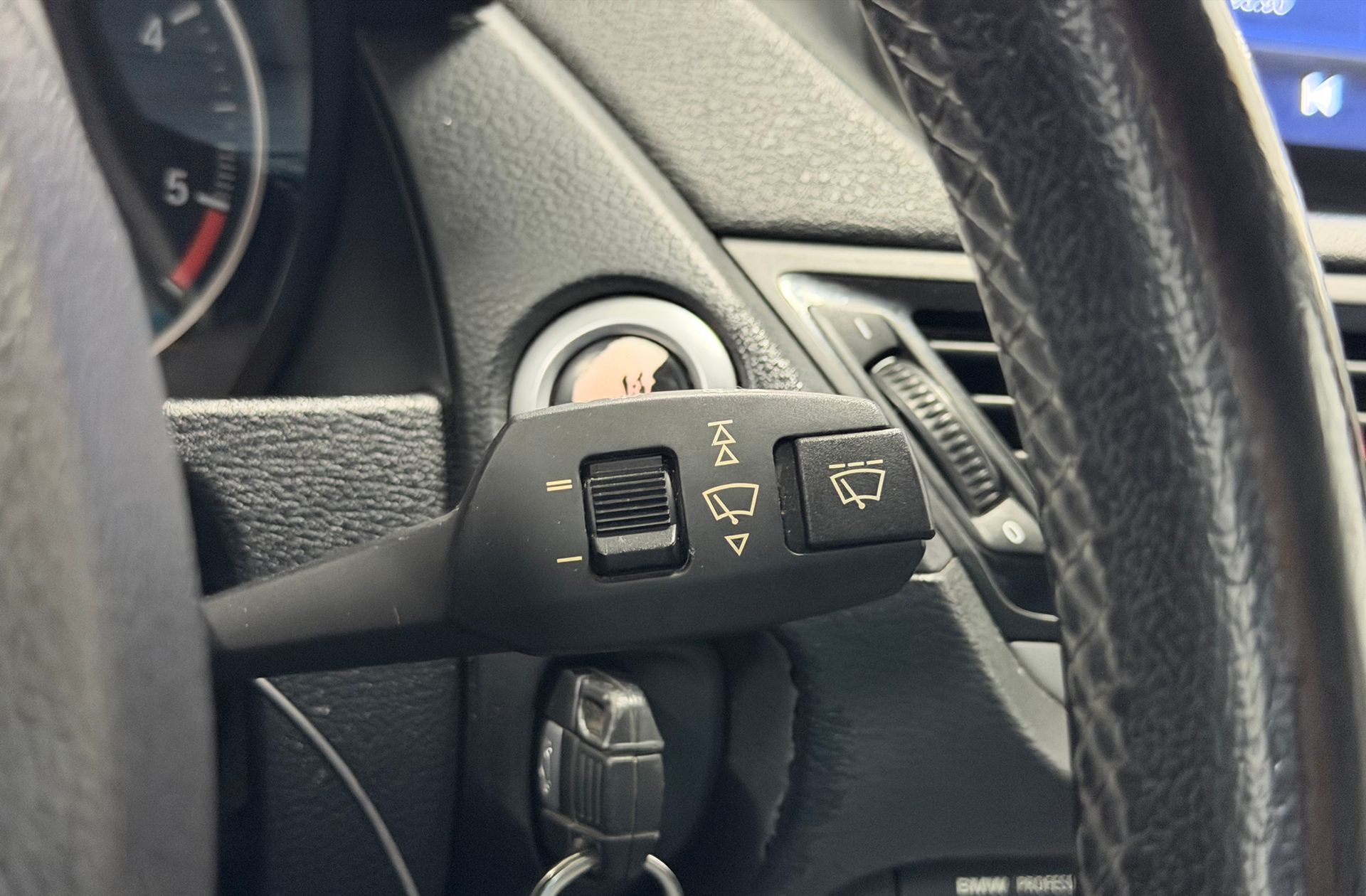 BMW X1 sDrive16d - foto 24