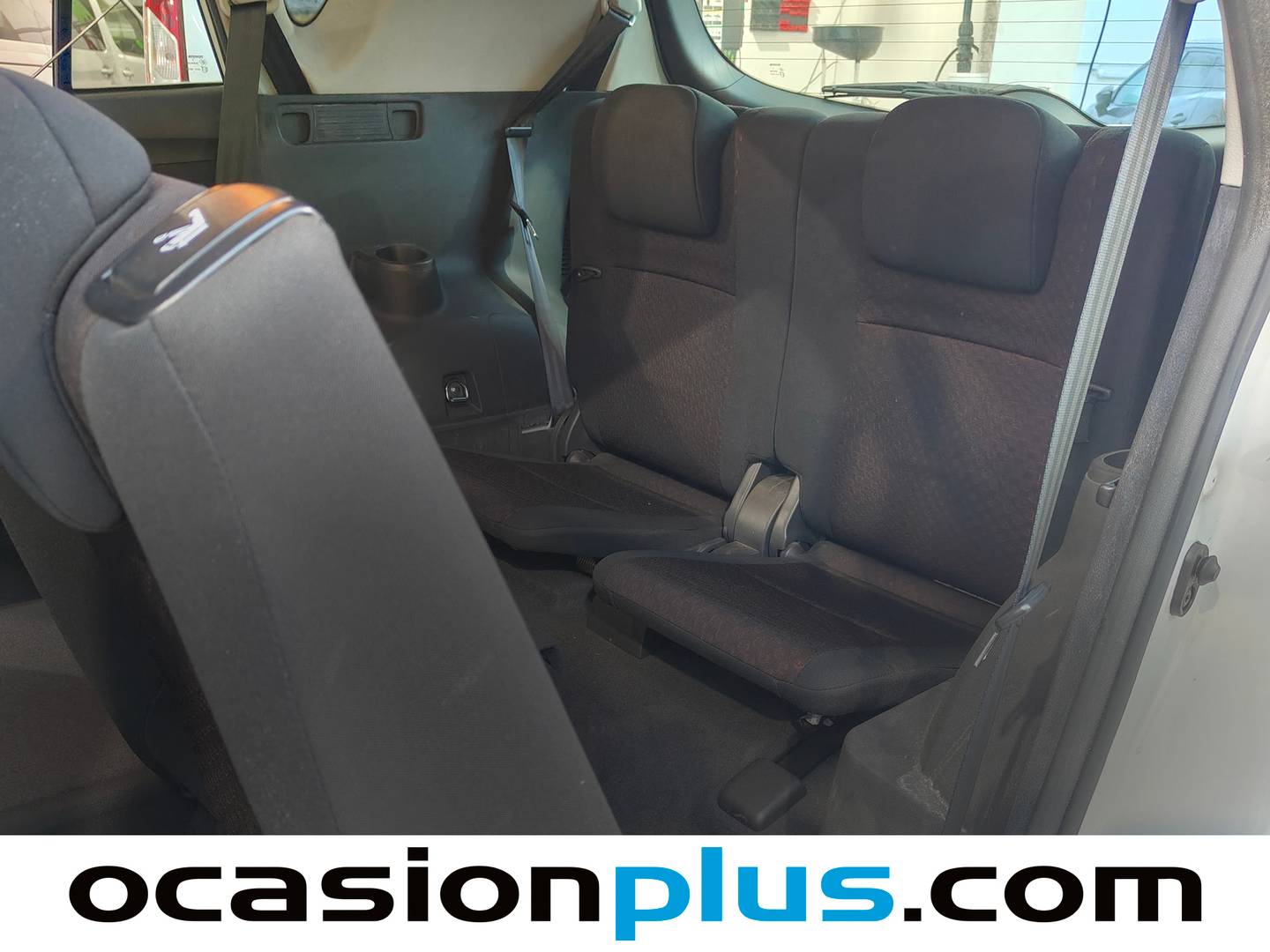 Equipamiento del Toyota Verso Toyota Verso 1.6 VVT-I Active 7 plazas (132 CV)