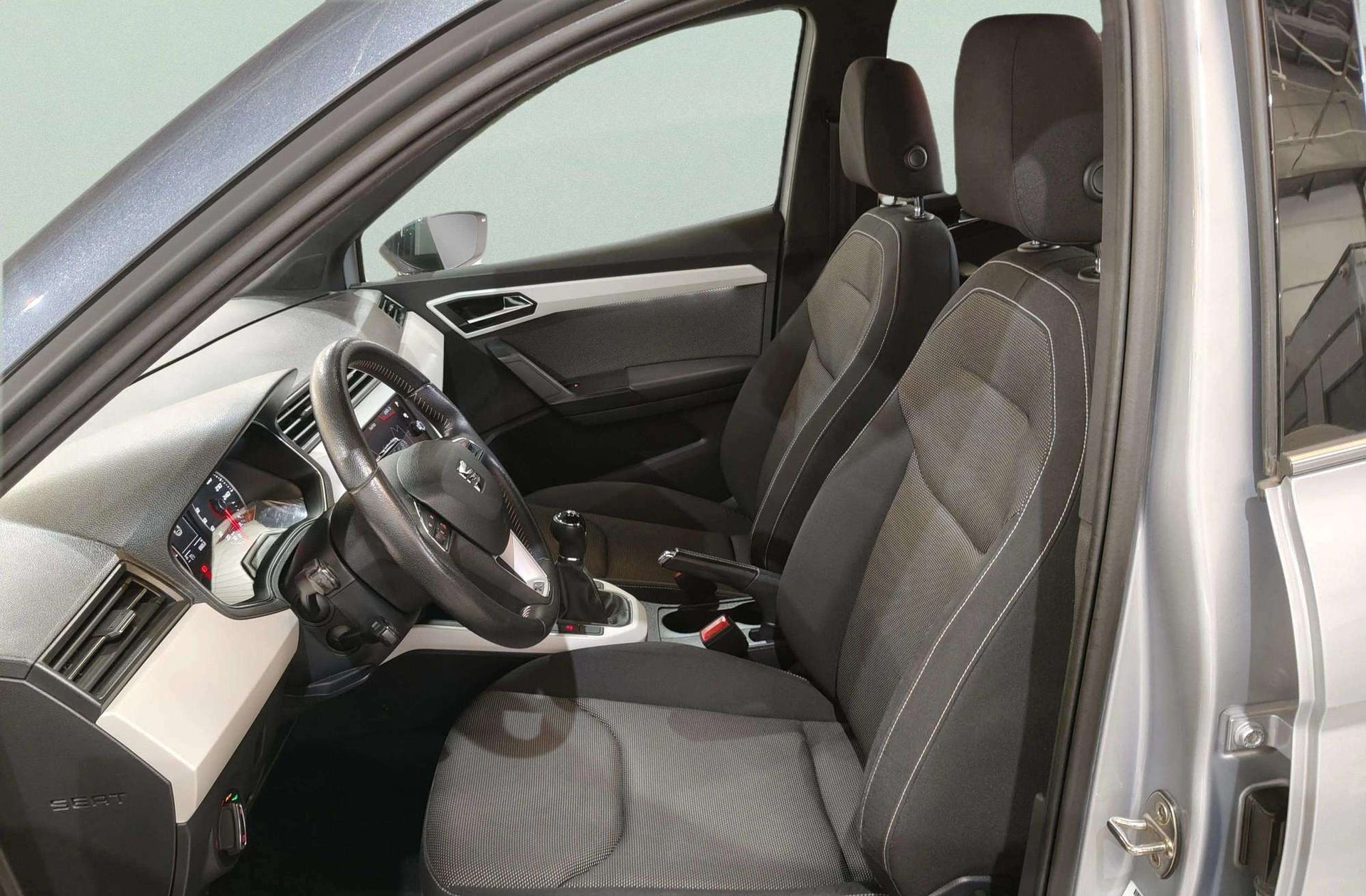 SEAT Arona 1.0 TSI Xcellence - foto 12