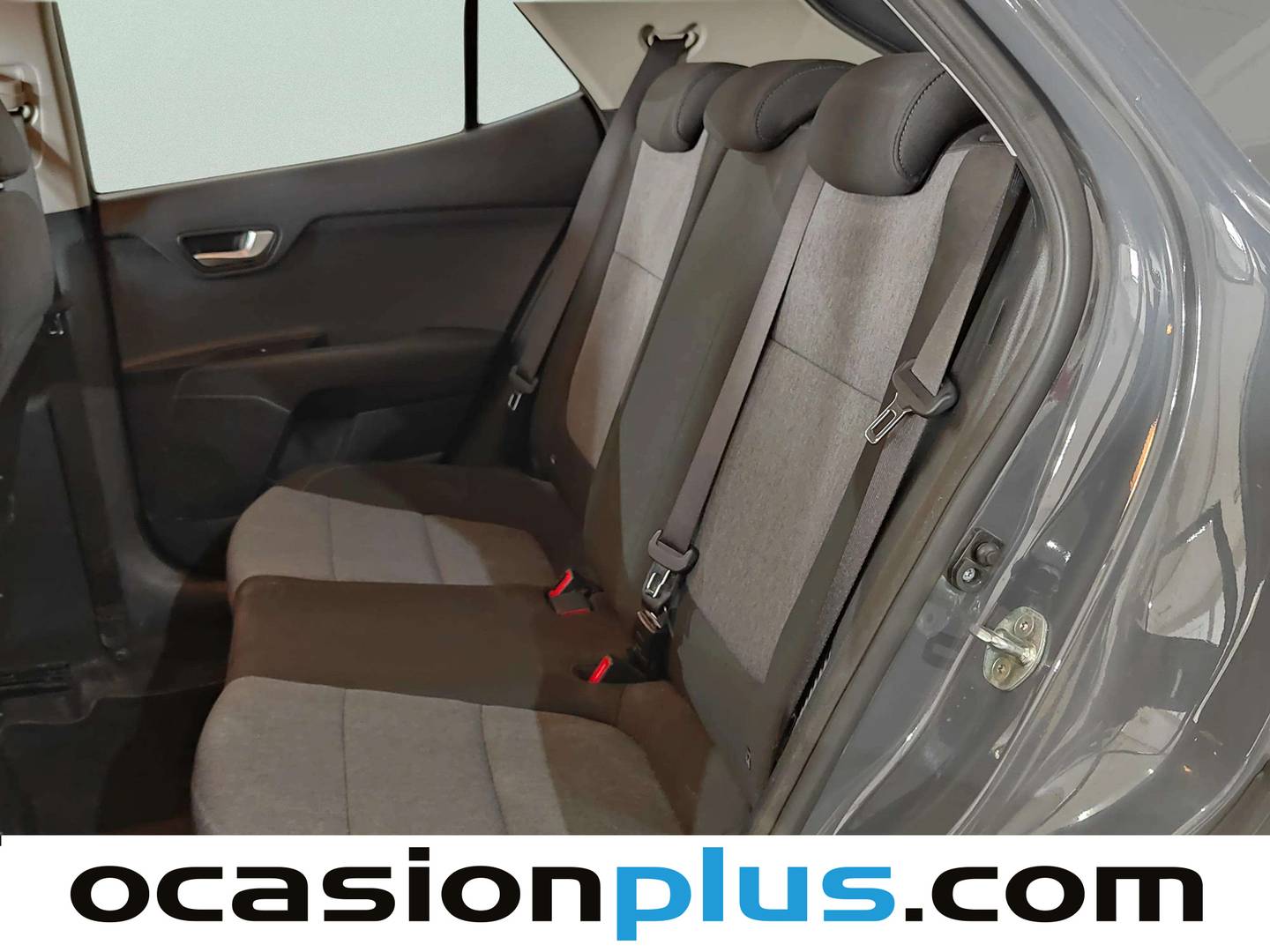 Foto asientos traseros KIA Stonic KIA Stonic 1.0 T-GDi MHEV iMT Concept (100 CV)