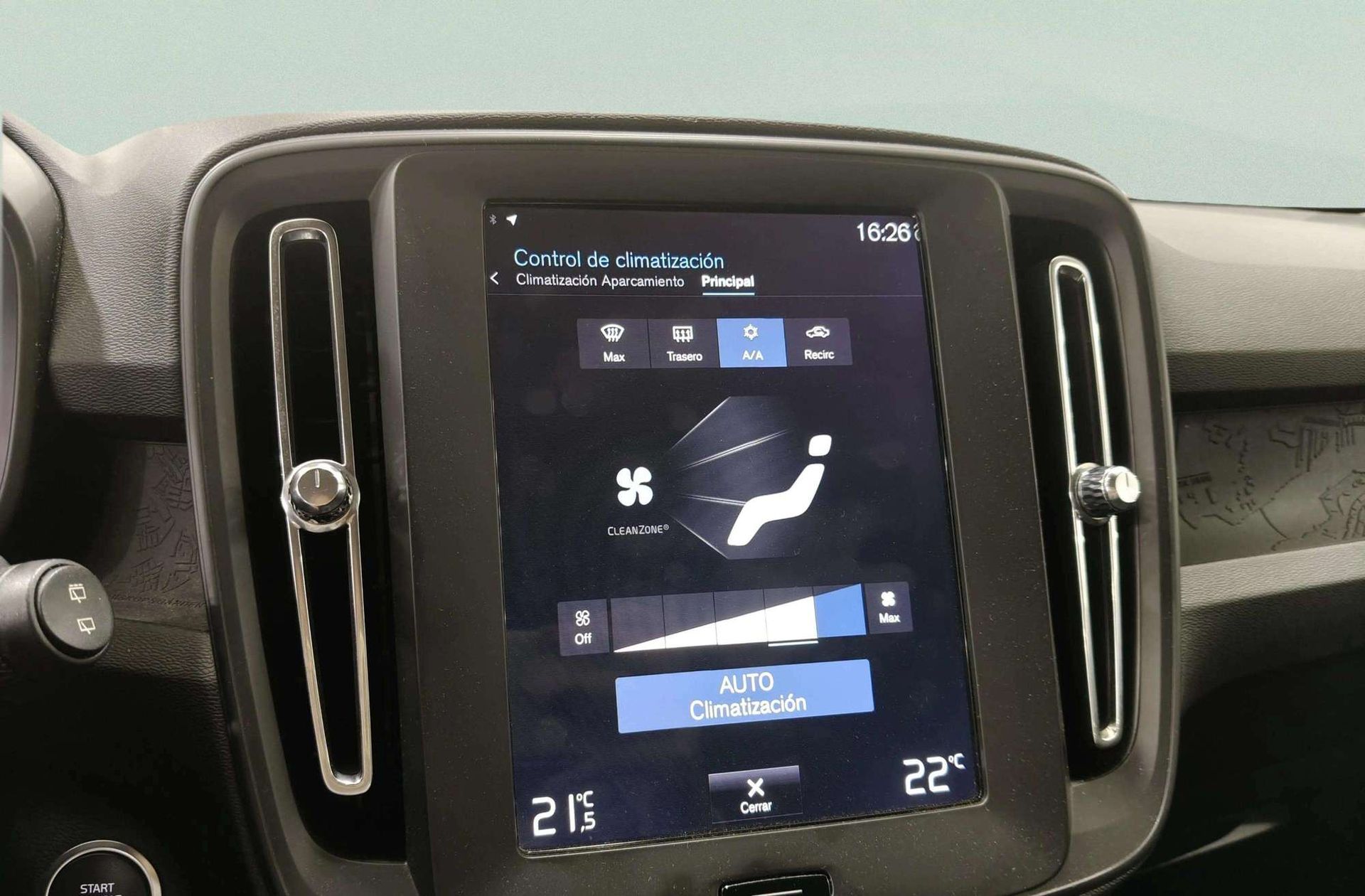 Volvo XC40 T3 - foto 32
