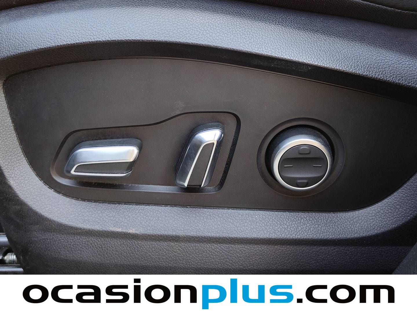 EBRO S800 EBRO S800 1.6 TGDI Premium DCT (147 CV) 7 Plazas 147cv