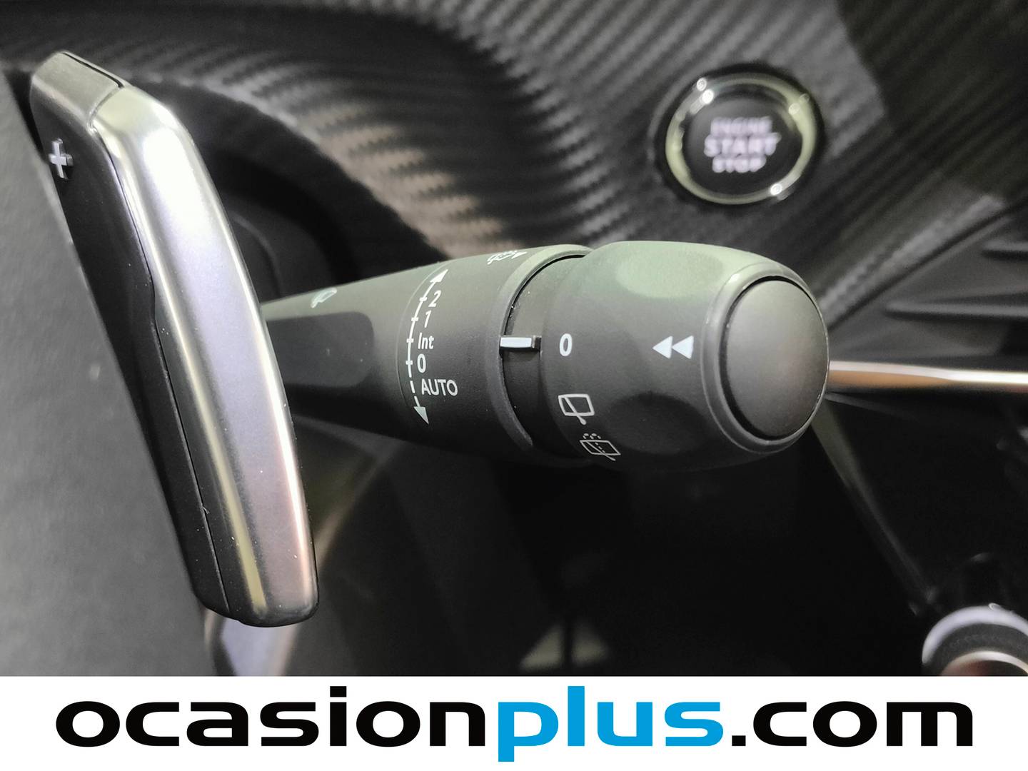 Foto Peugeot 2008 Peugeot 2008 Allure Hybrid eDCS6 (145 CV)