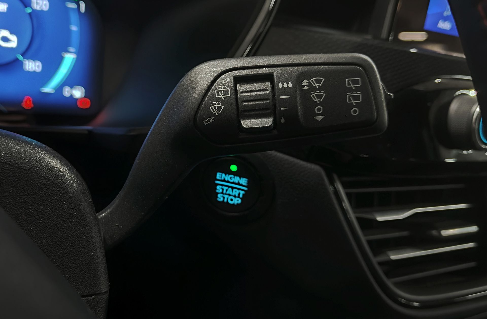 Ford Kuga 2.5 Duratec PHEV ST-Line - foto 28