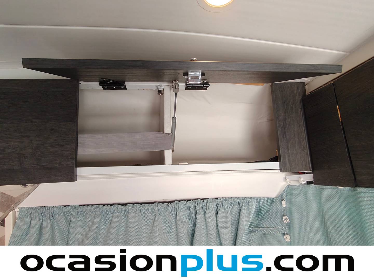 Ford Transit Custom Ford Transit Custom Furgon 2.2 TDCI 250 L1 Ambiente (100 CV) 3 Plazas CAMPER de ocasión