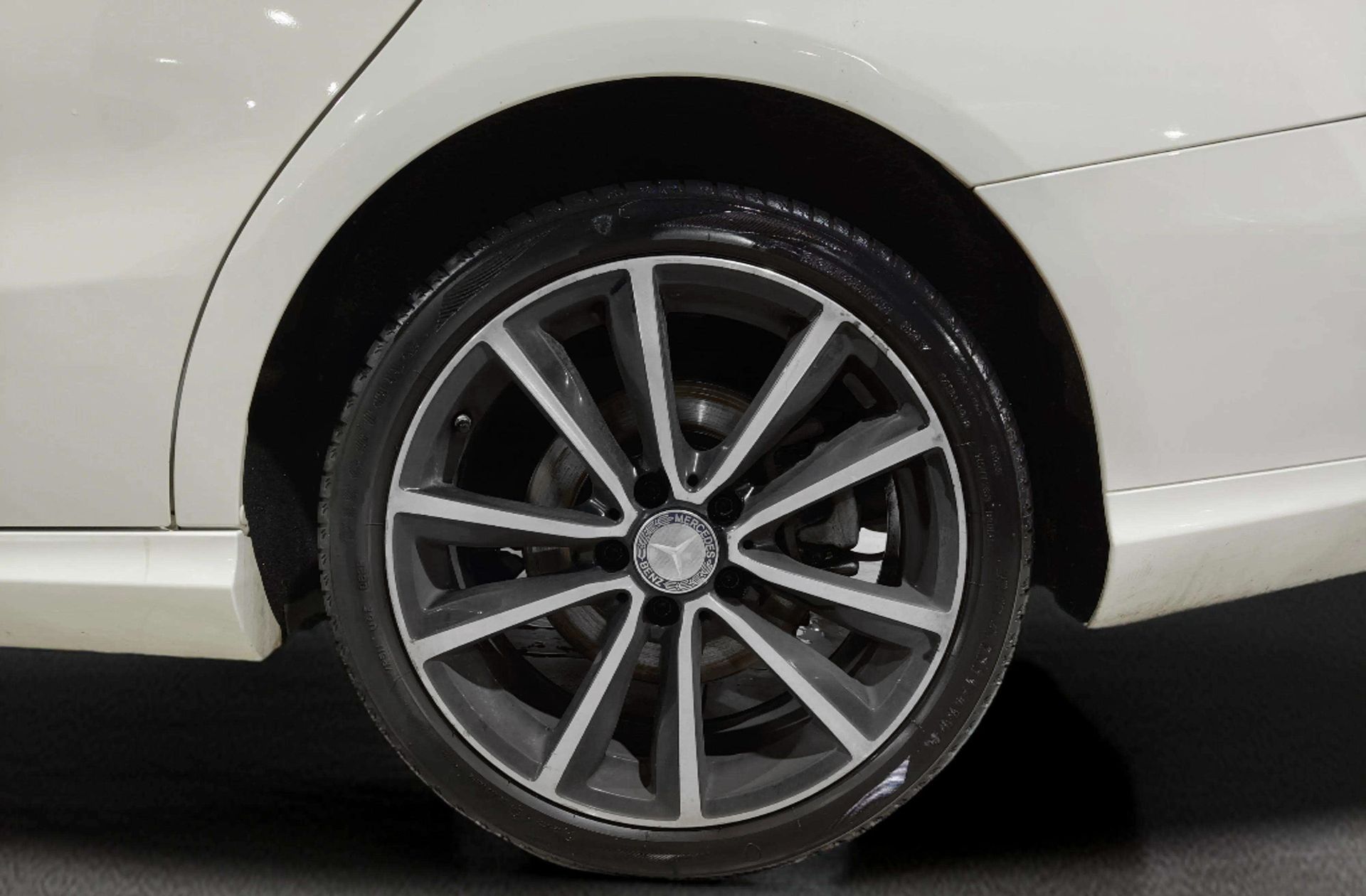 Mercedes-Benz CLA 200 d - foto 29