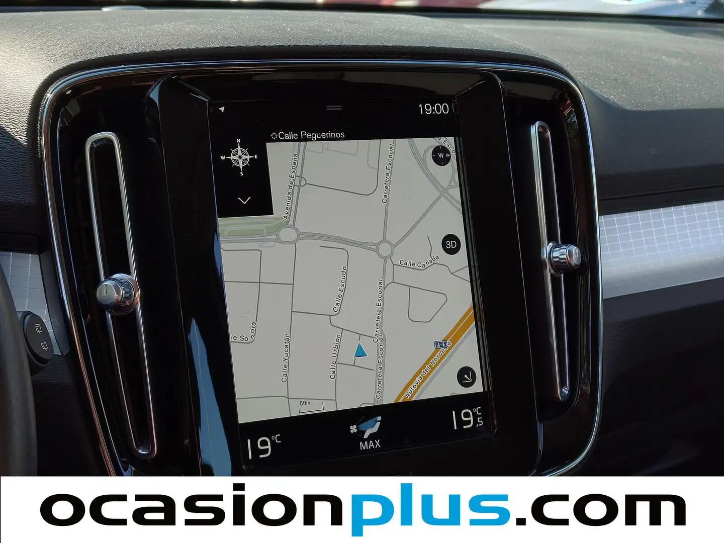 Foto Volvo XC40 Volvo XC40 T3 Momentum Pro Auto (163 CV)