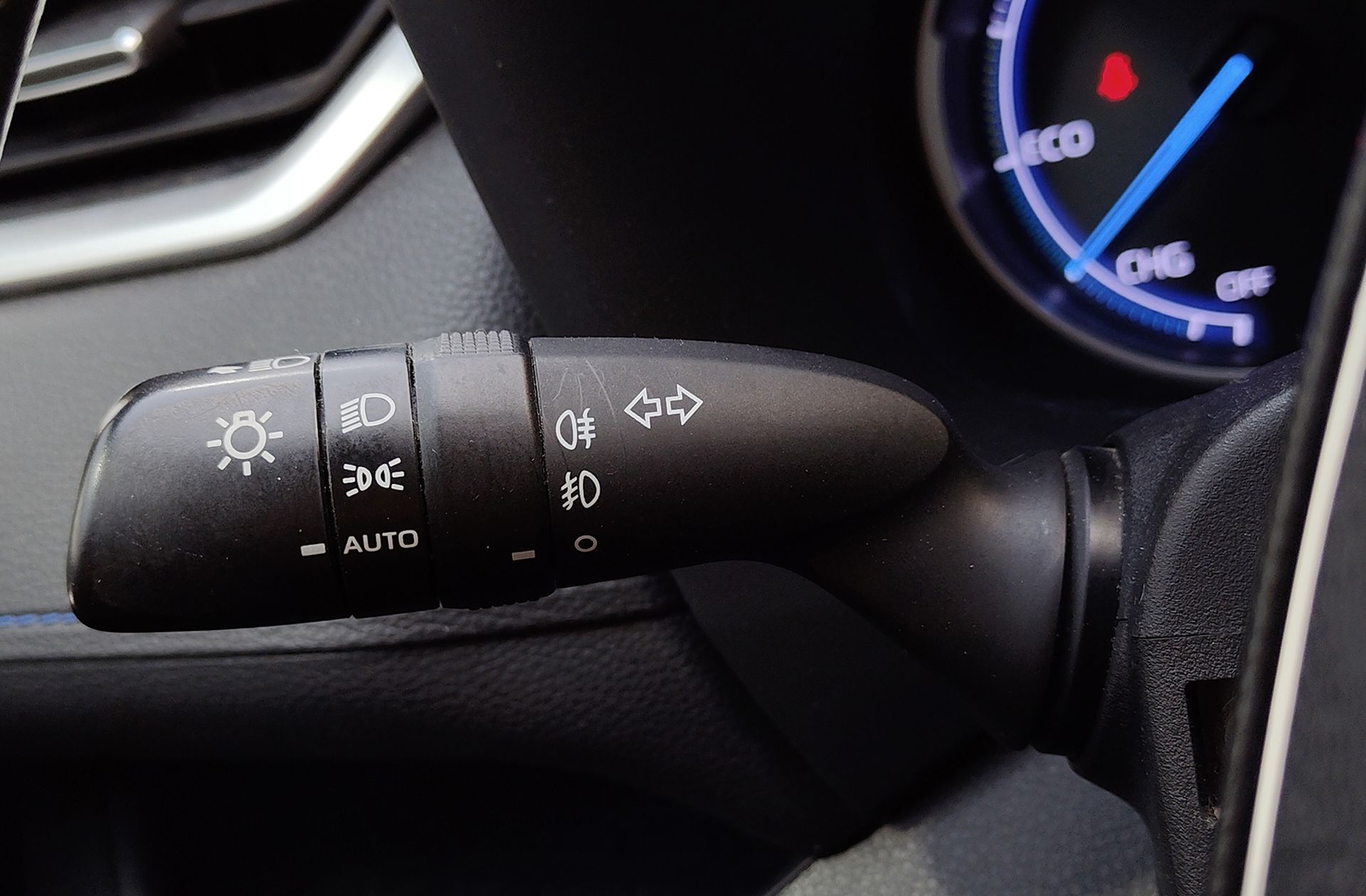 Toyota RAV4 2.5l hybrid Feel! - foto 27