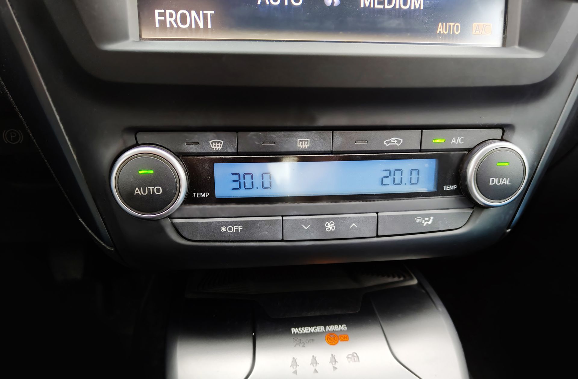 Toyota Avensis 1.8 140 Advance - foto 28