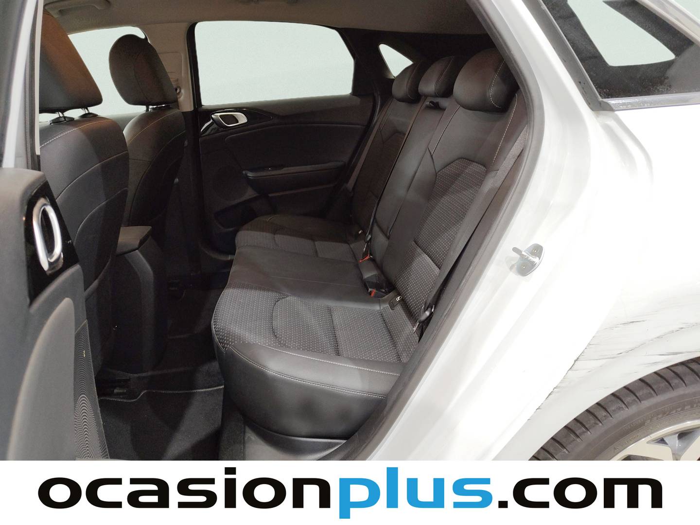 Foto asientos traseros KIA Ceed KIA Ceed 1.0 T-GDi Tech (120 CV)