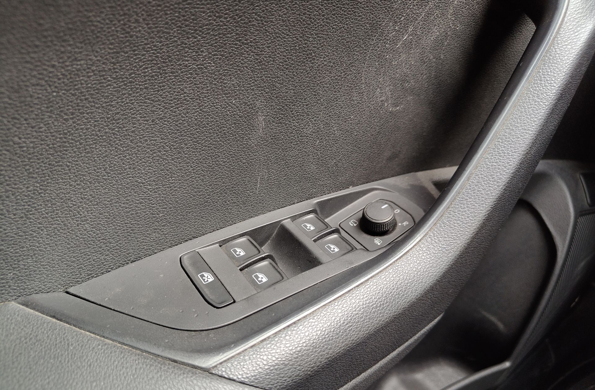 Škoda Karoq 1.5 TSI ACT Sportline DSG - foto 36