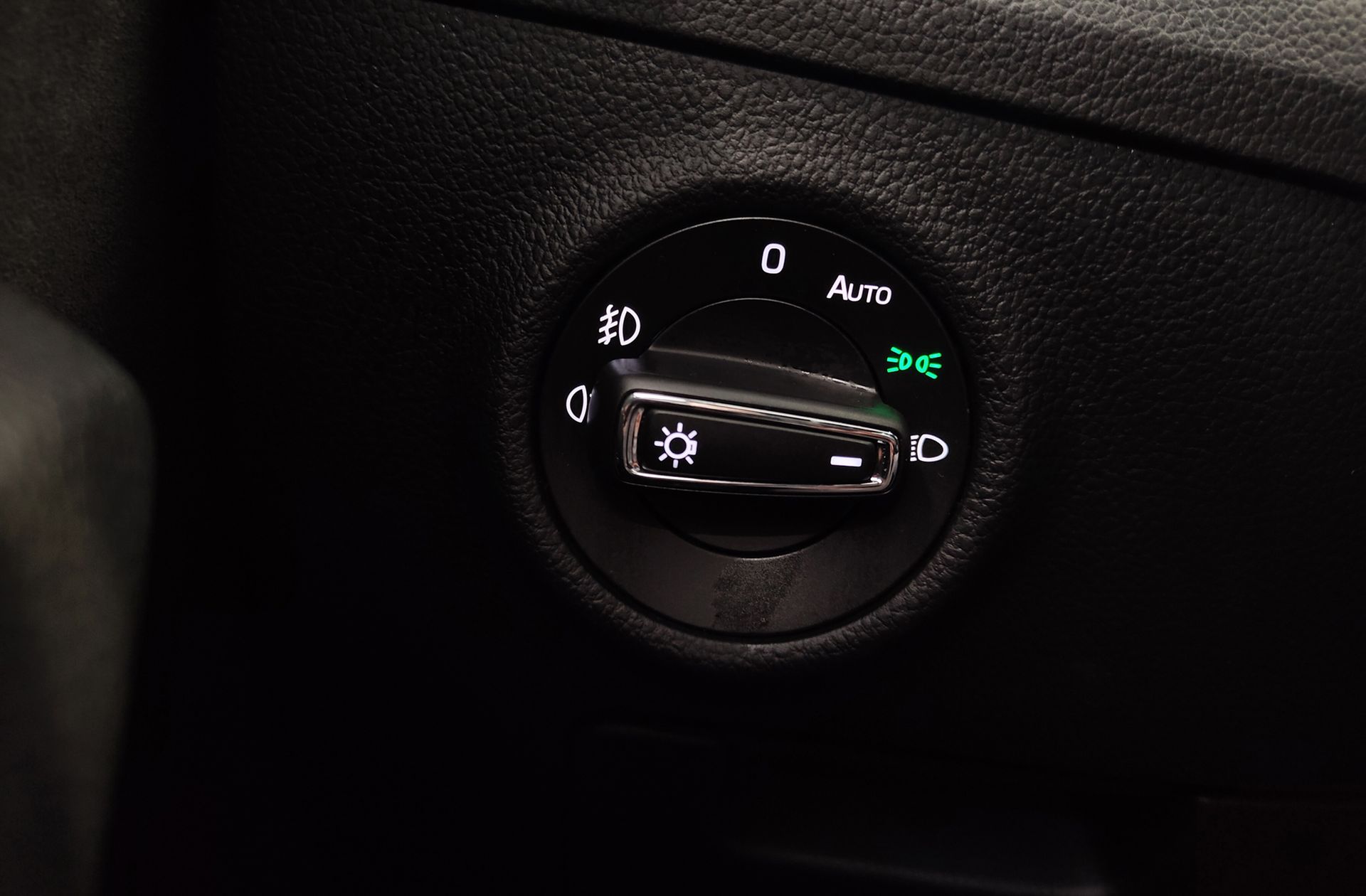 Škoda Superb Combi 2.0 TDI Sport Line DSG - foto 27
