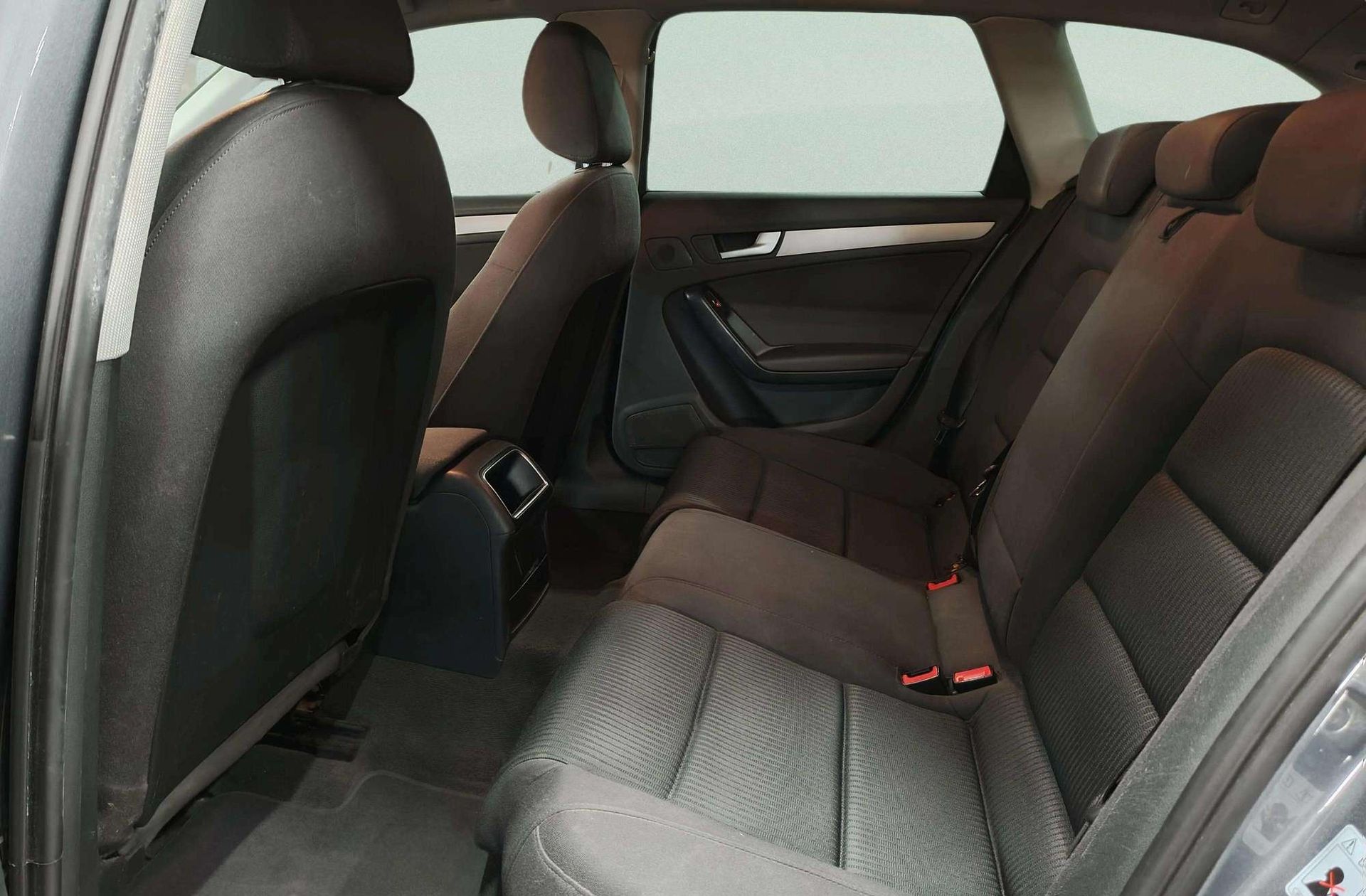 Audi A4 Avant Advanced edition 2.0 TDI - foto 12
