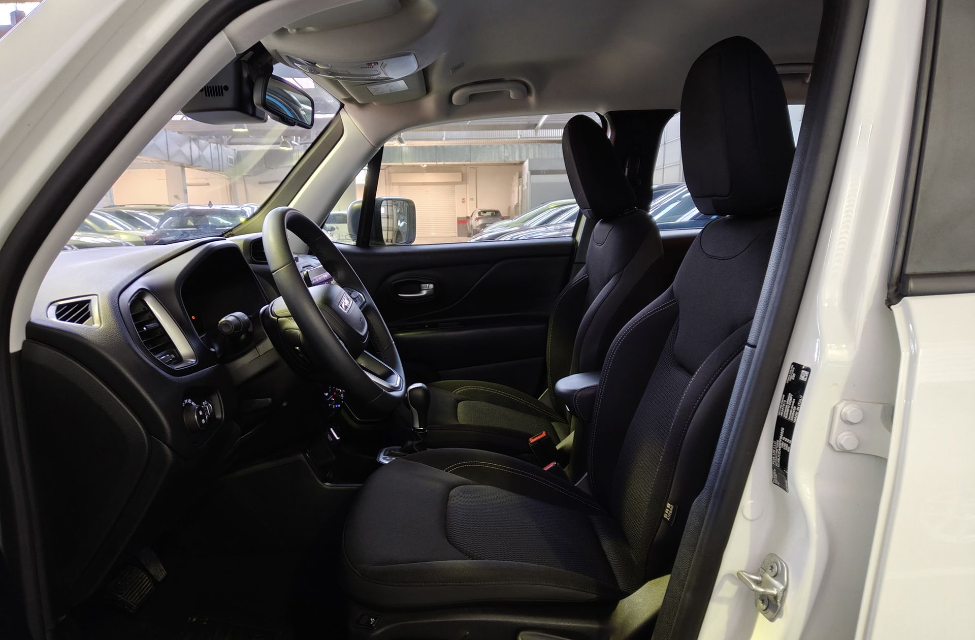 Jeep Renegade eHybrid 1.5 Altitude DCT - foto 11