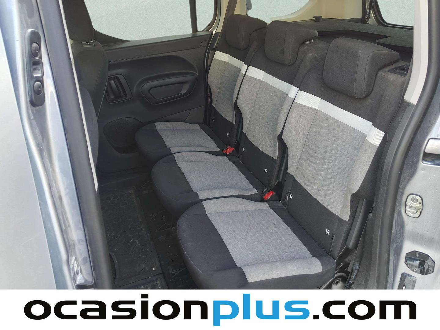 Foto asientos traseros Citroën Berlingo Citroën Berlingo BlueHDi 100 S&S Plus Talla M (102 CV)