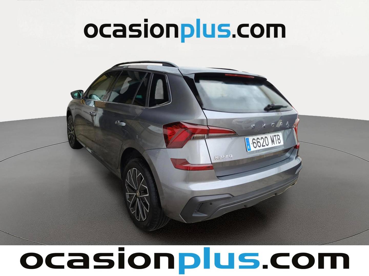 Foto delantera Skoda Kamiq Skoda Kamiq 1.0 TSI Design DSG (115 CV) derecha