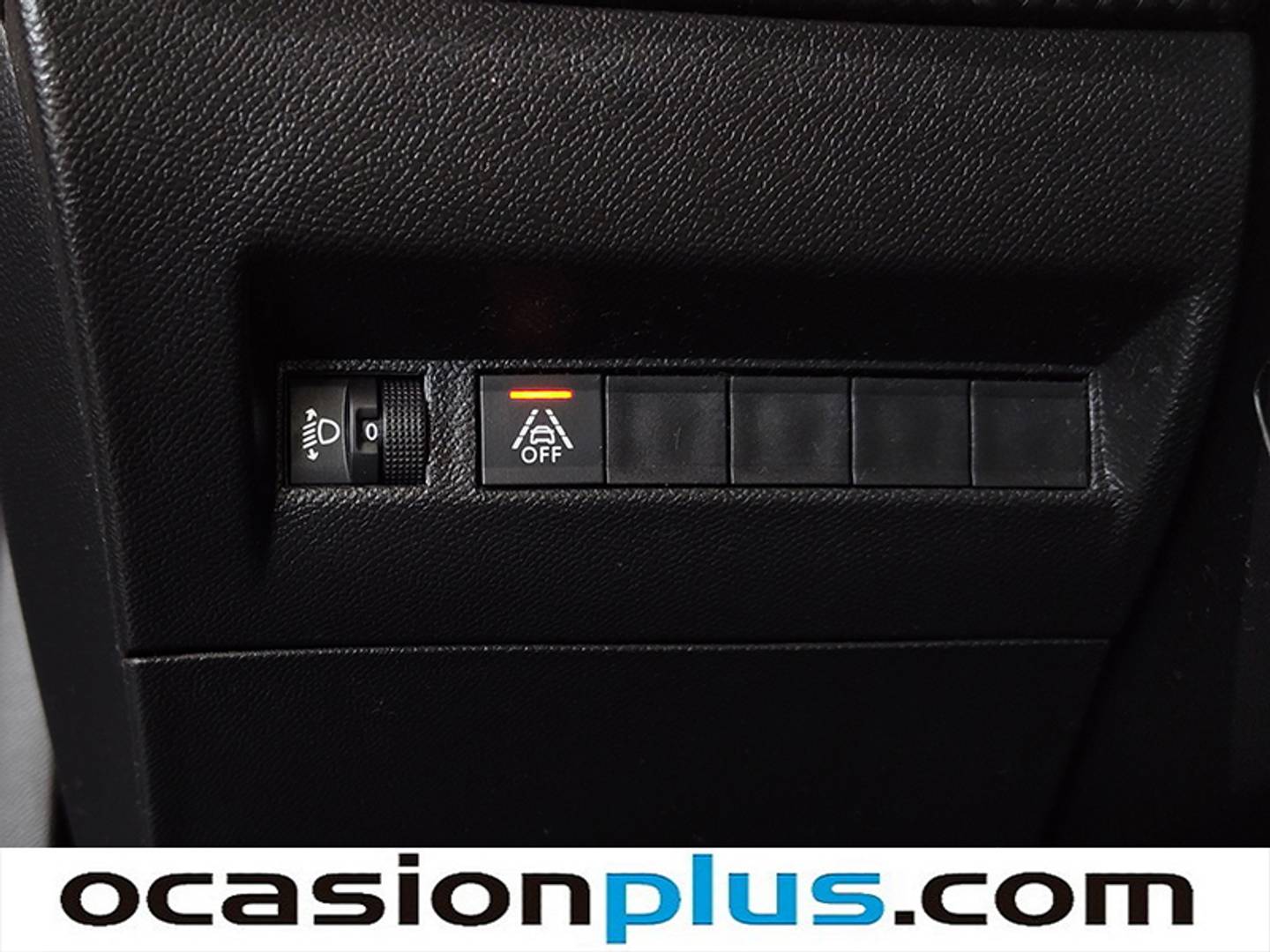 Equipamiento del Peugeot 2008 Peugeot 2008 BlueHDi 110 Allure (110 CV)